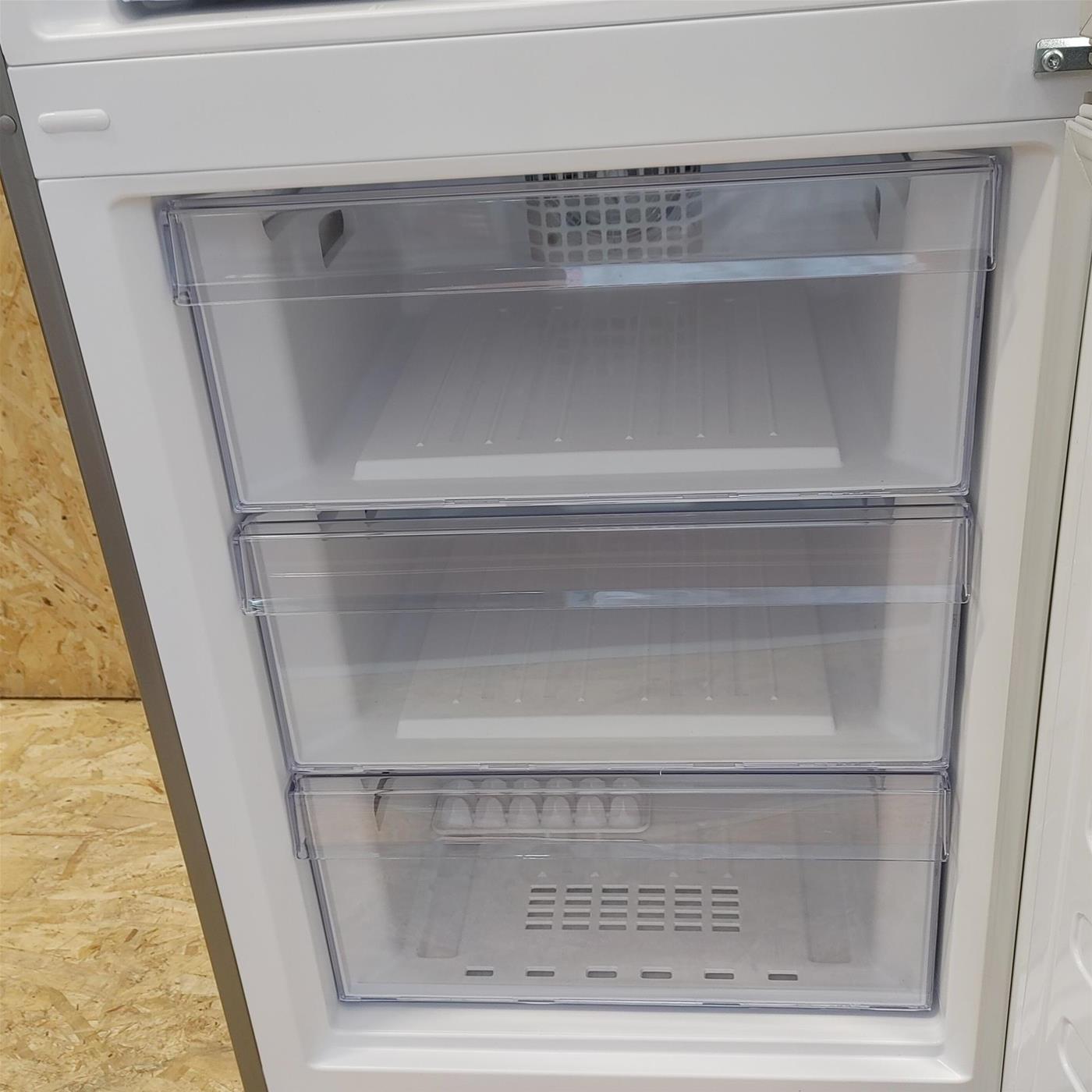 Beko RCNE366E60ZXBN frigorifero con congelatore Libera installazione 324 L D Acciaio inossidabile