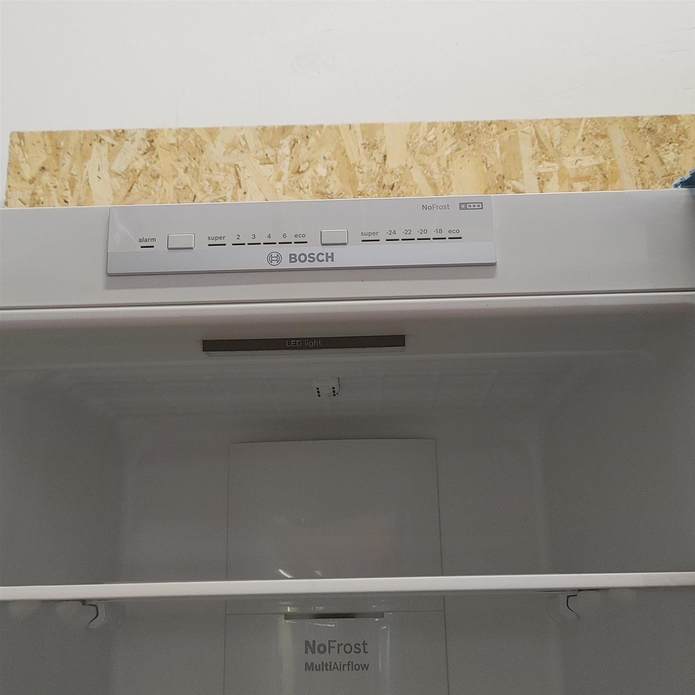 Bosch Serie 4 KGN39VIDA frigorifero con congelatore Libera installazione 368 L D Acciaio inossidabile