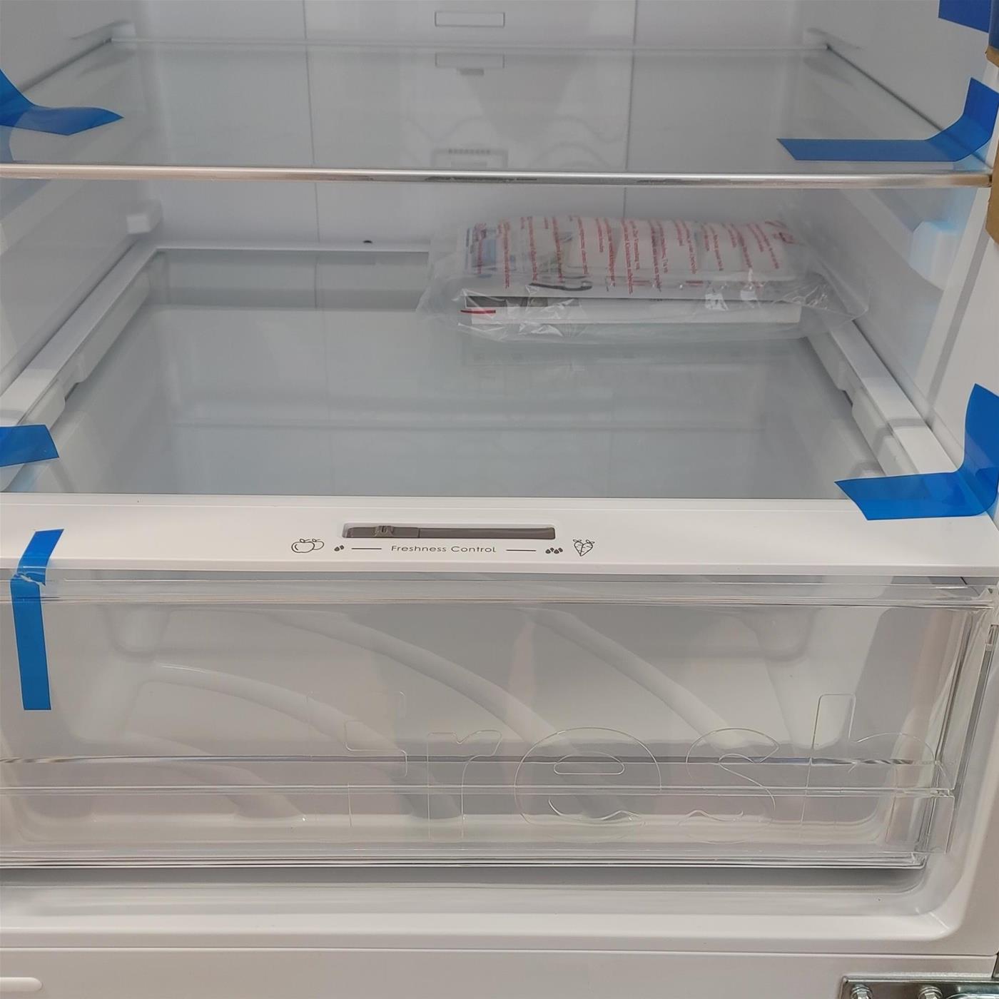Candy Bell'Ó CMNV 6182XWD frigorifero con congelatore Libera installazione Acciaio inossidabile