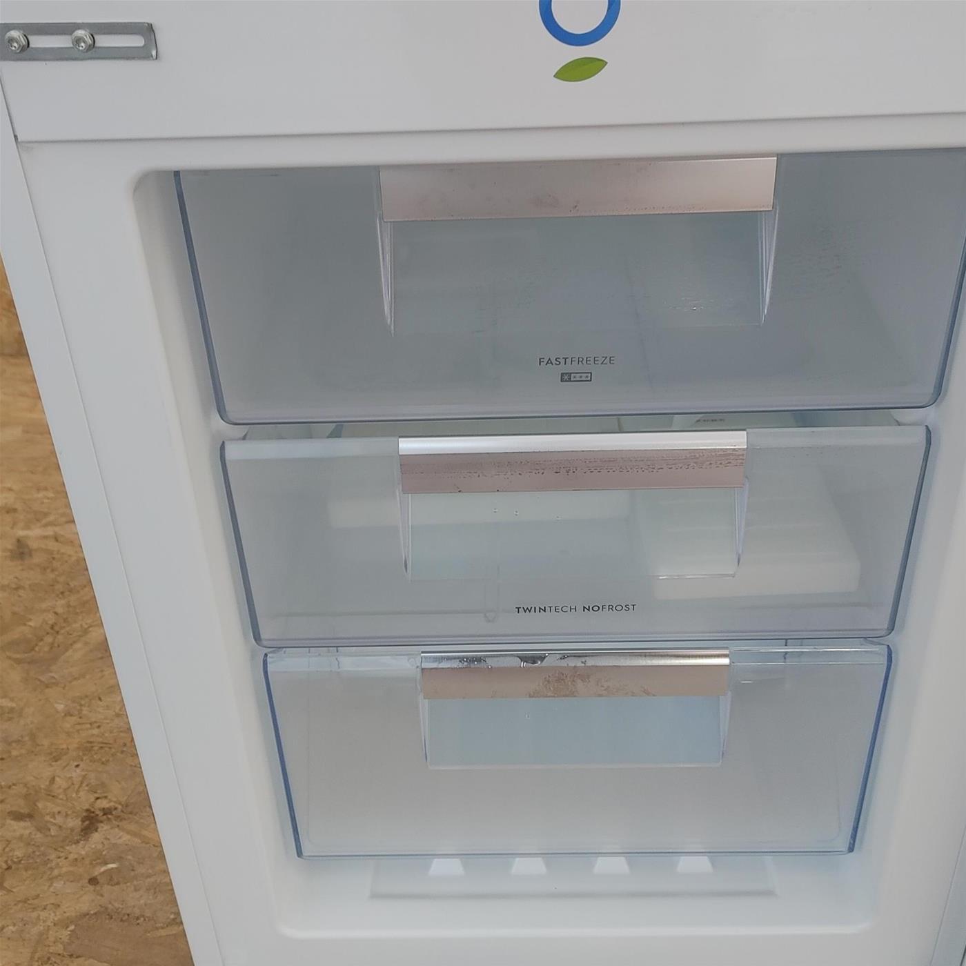 Electrolux ENT7TF18S frigorifero con congelatore Da incasso 254 L F, Total No Frost