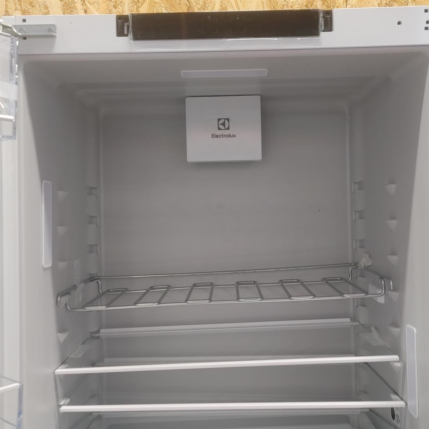 Frigorifero Electrolux KNR7TE75S Serie 700 GreenZone da Incasso