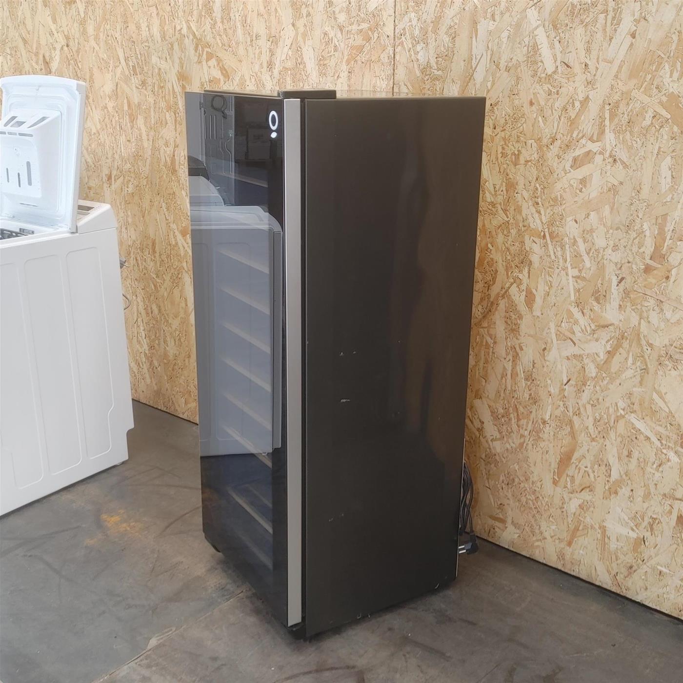 Haier Wine Bank 50 Serie 3 WS50GA Frigorifero per vino a compressore Autoportante Nero 50 bottiglia/e