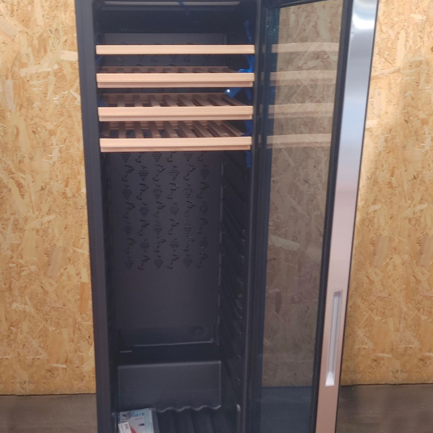 Haier Wine Bank 60 Serie 3 WS171GA Cantinetta frigo con compressore Libera installazione Nero 166 bottiglia(e)21 bottiglia(e)