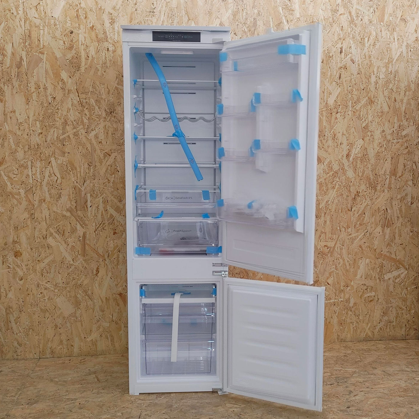 Indesit INC20 T332 frigorifero con congelatore Da incasso 280 L E Bianco