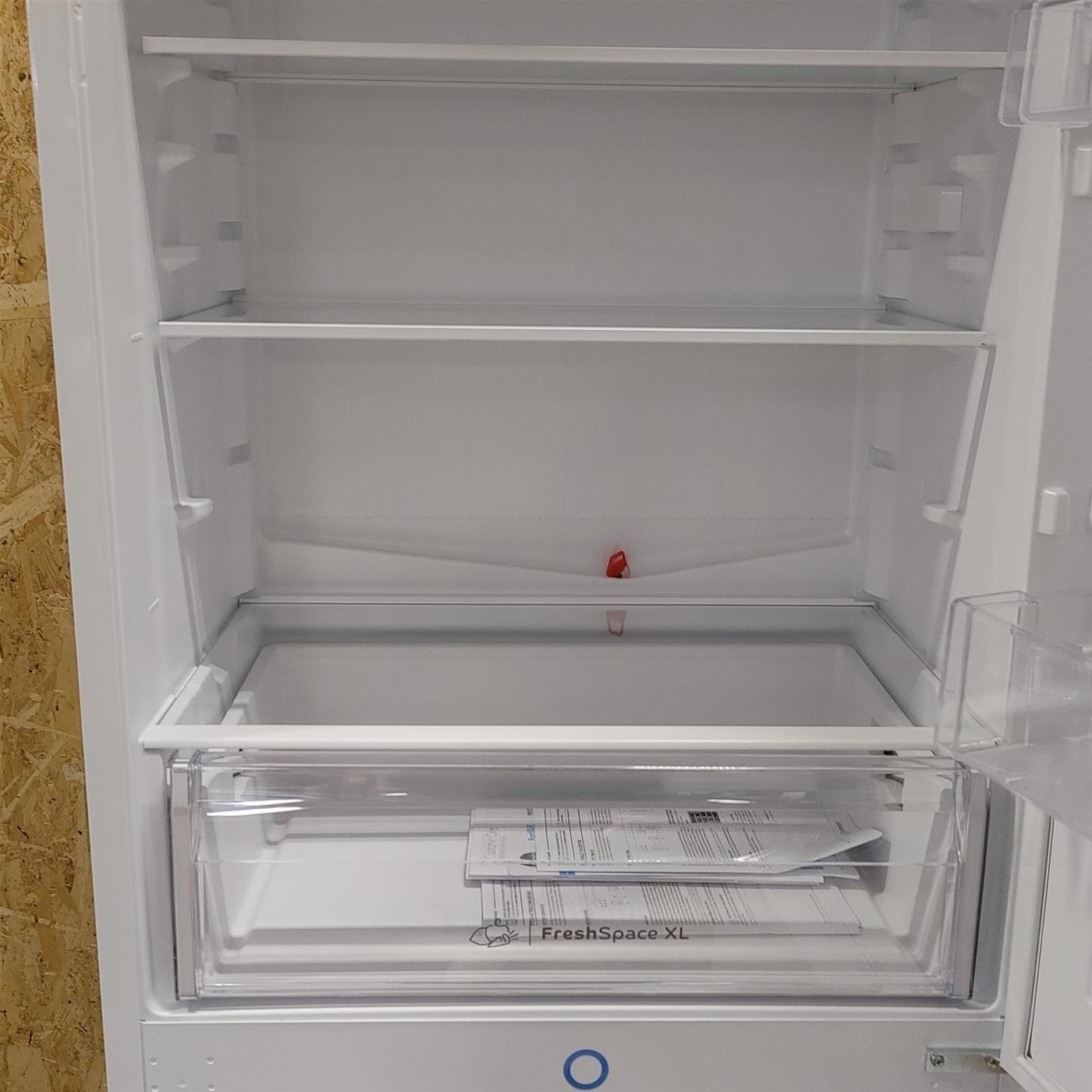 Frigorifero combinato da incasso Indesit - IND 400