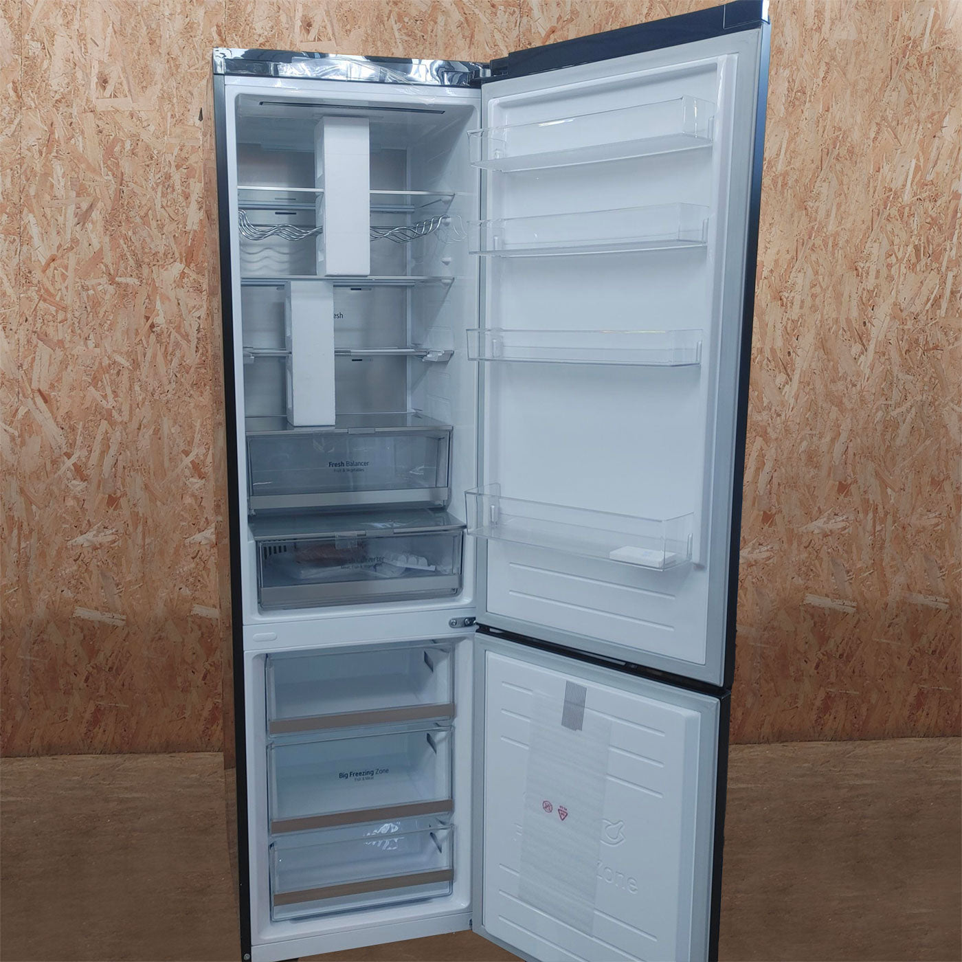 LG GBB72MCVGN frigo-congelatore Libera Installazione 384 LD Nero