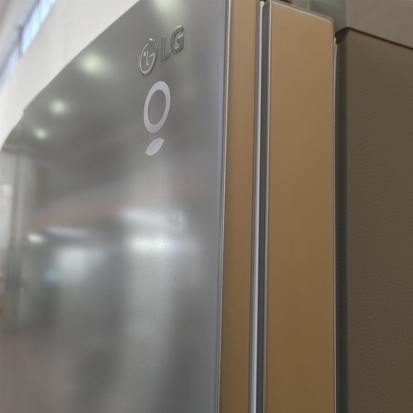 Frigorifero LG GMJ945NS9F Side-by-side UVnano 638 L
