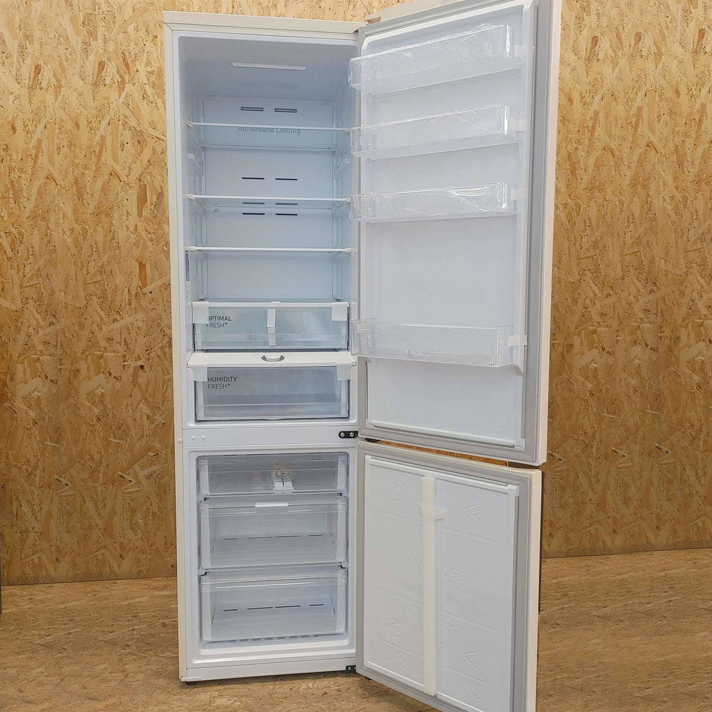 Samsung RB38T603DEL Total No Frost, frigorifero con congelatore Libera installazione 385 L D Beige