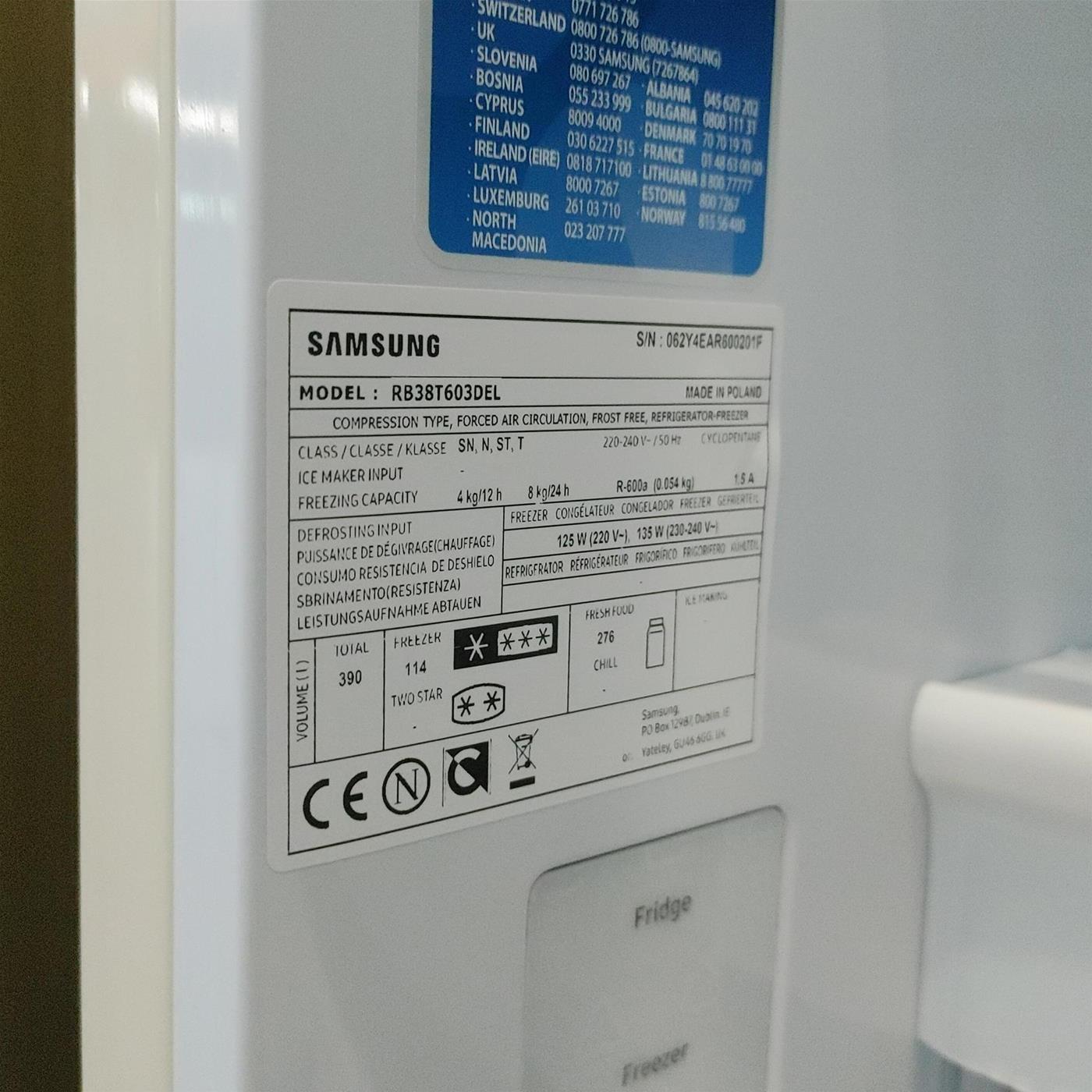 Samsung RB38T603DEL Total No Frost, frigorifero con congelatore Libera installazione 385 L D Beige