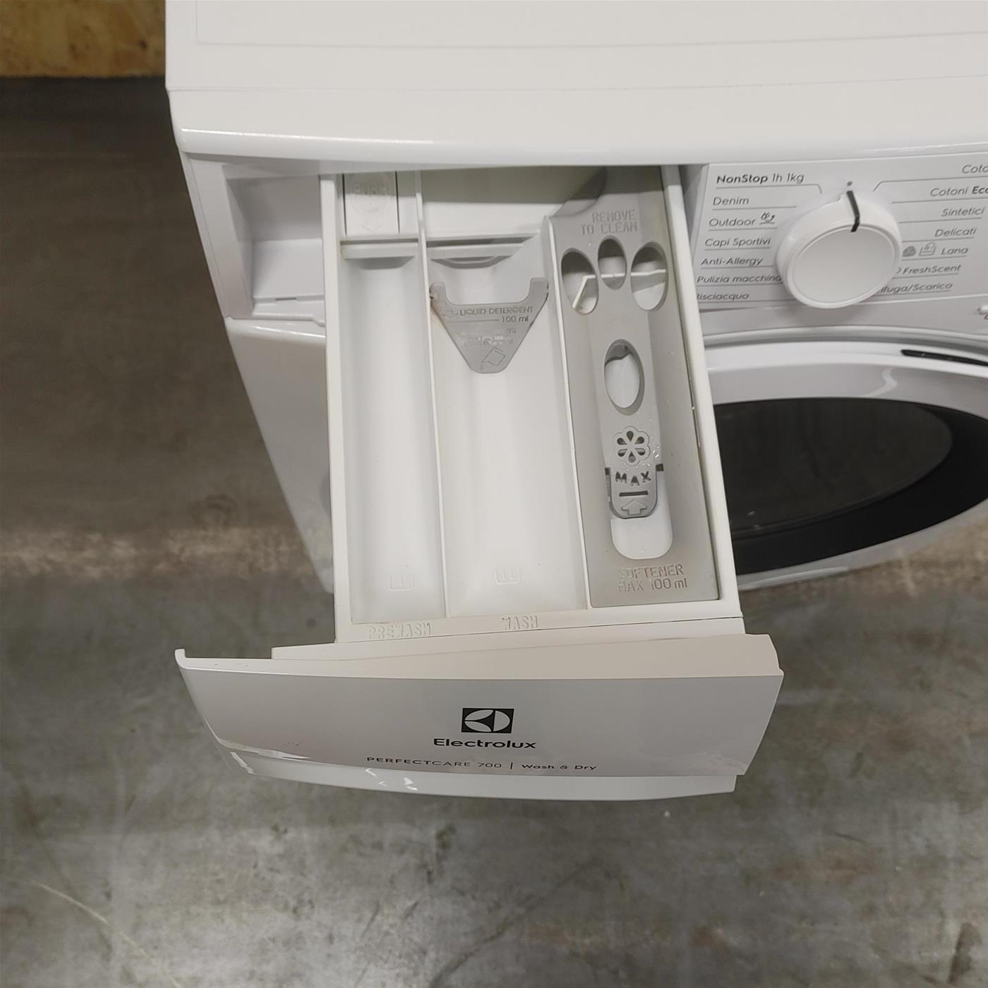 Electrolux EW7W486W Lavasciuga PerfectCare 700 Vapore PRO, 8 kg, Centrifuga 1600 Giri/Min
