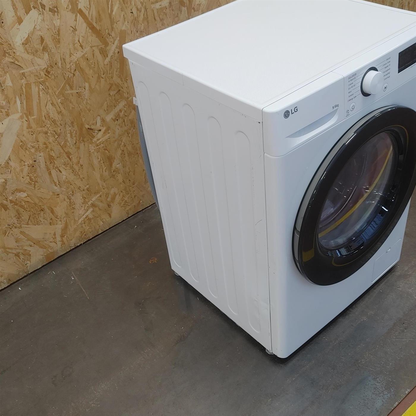 Lavasciuga intelligente LG D4R3009NSWW 9/6kg