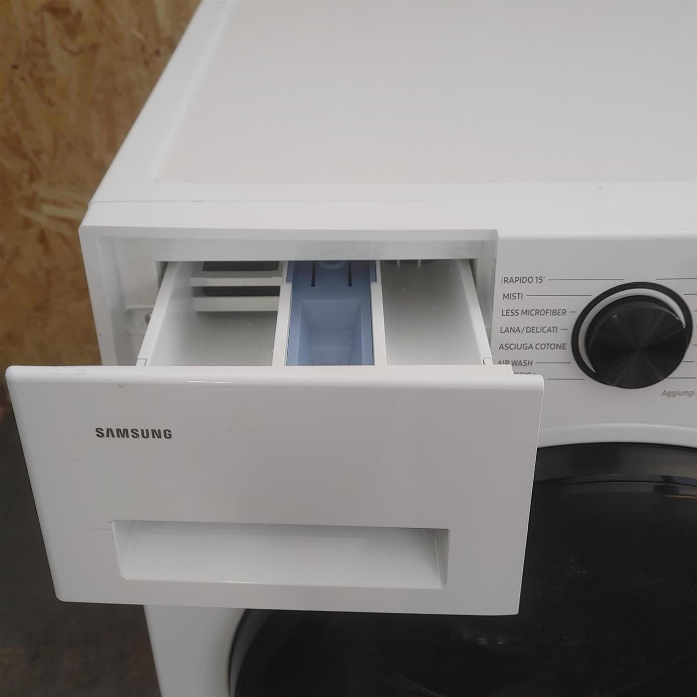 Lavasciuga intelligente Samsung Series 5 WD11DG5B15BE/EU 11/6 Kg