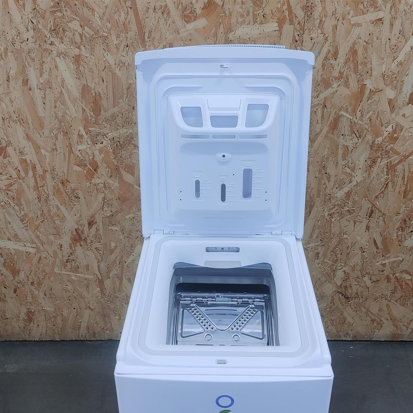 Lavatrice Hotpoint Ariston WMTG 722B IT/N  Caricamento dall'alto