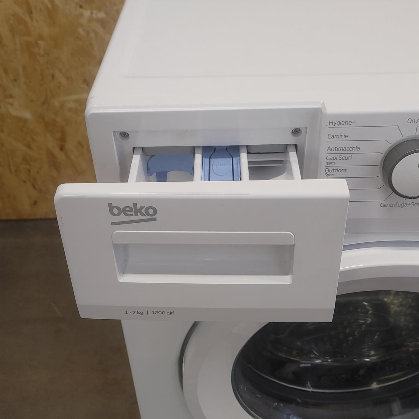 Lavatrice Beko WUX71232WI-IT Caricamento frontale 7 kg 1200 Giri Bianco