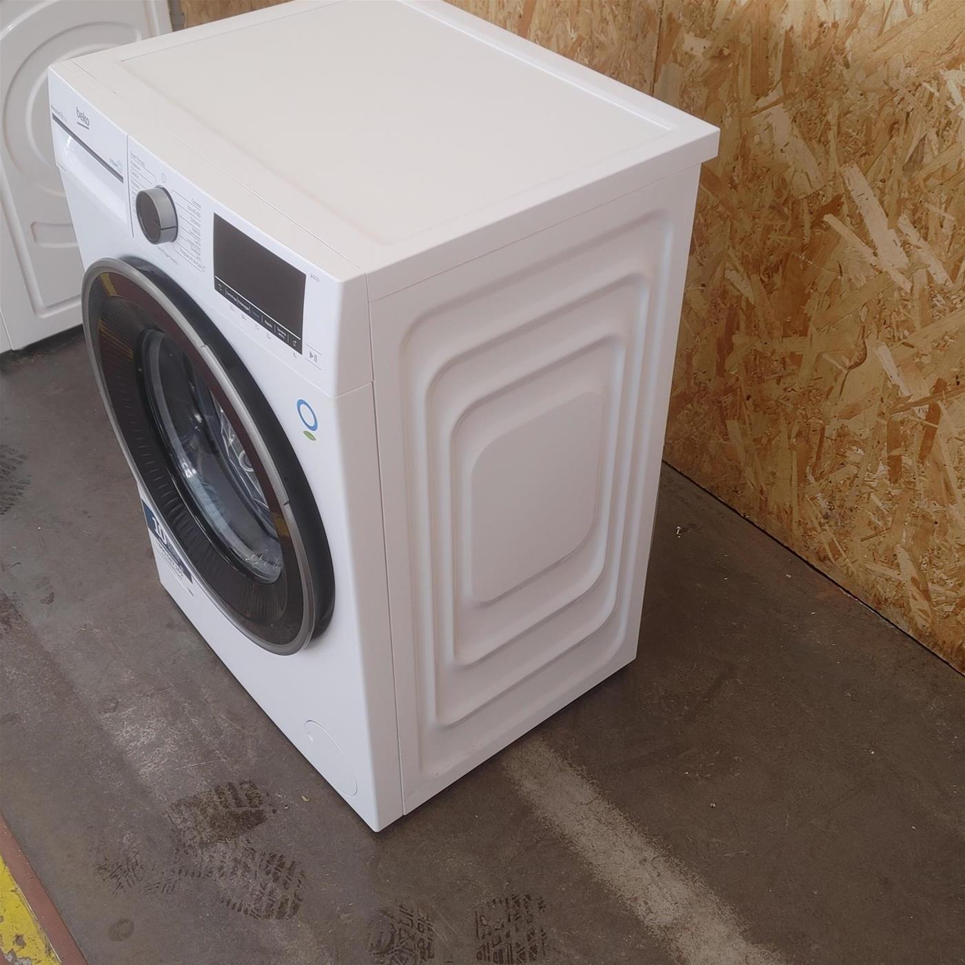 Lavatrice Beko b300 BWU384S:  Beyond Classe A SteamCure™ 8 Kg