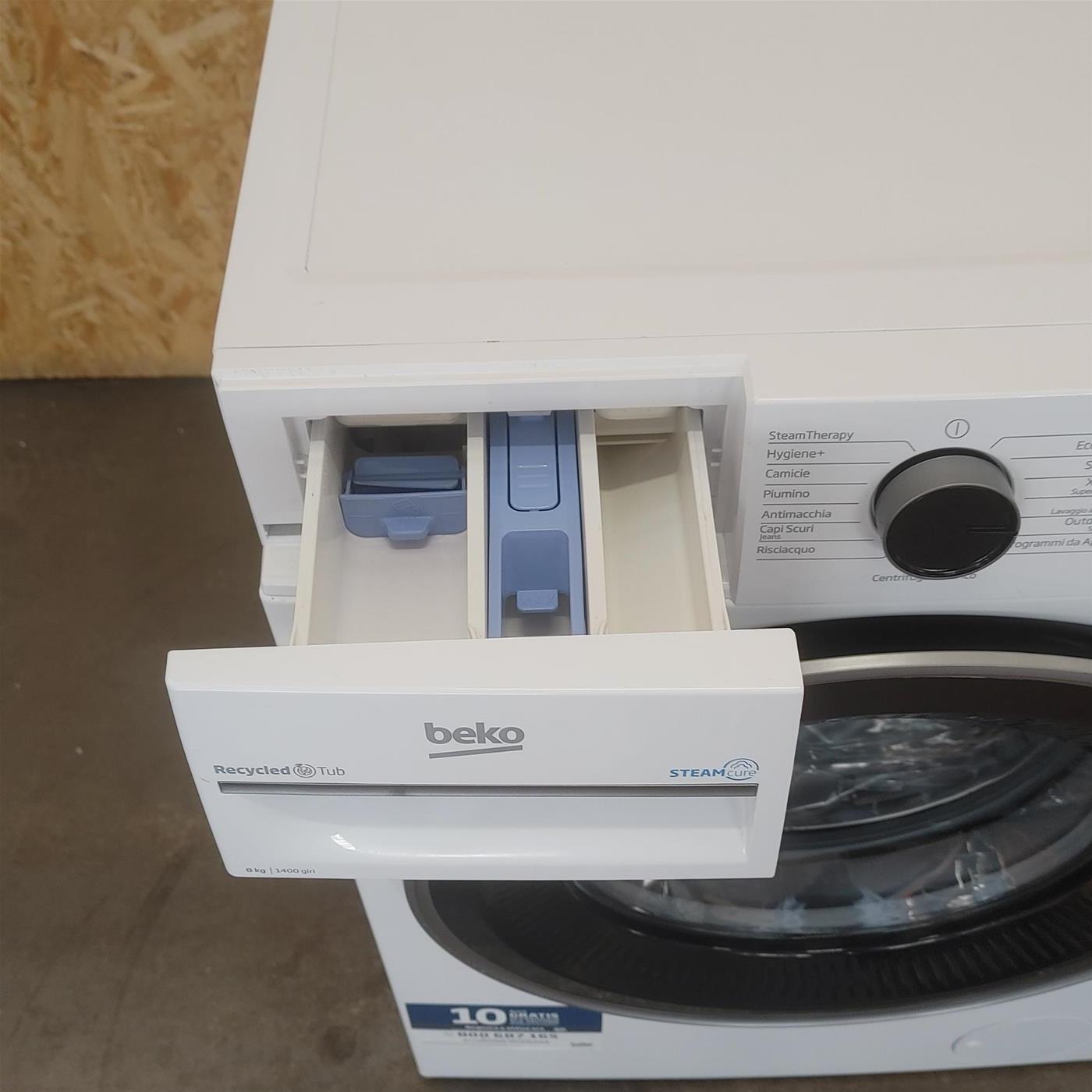 Lavatrice Beko b300 BWU384S:  Beyond Classe A SteamCure™ 8 Kg