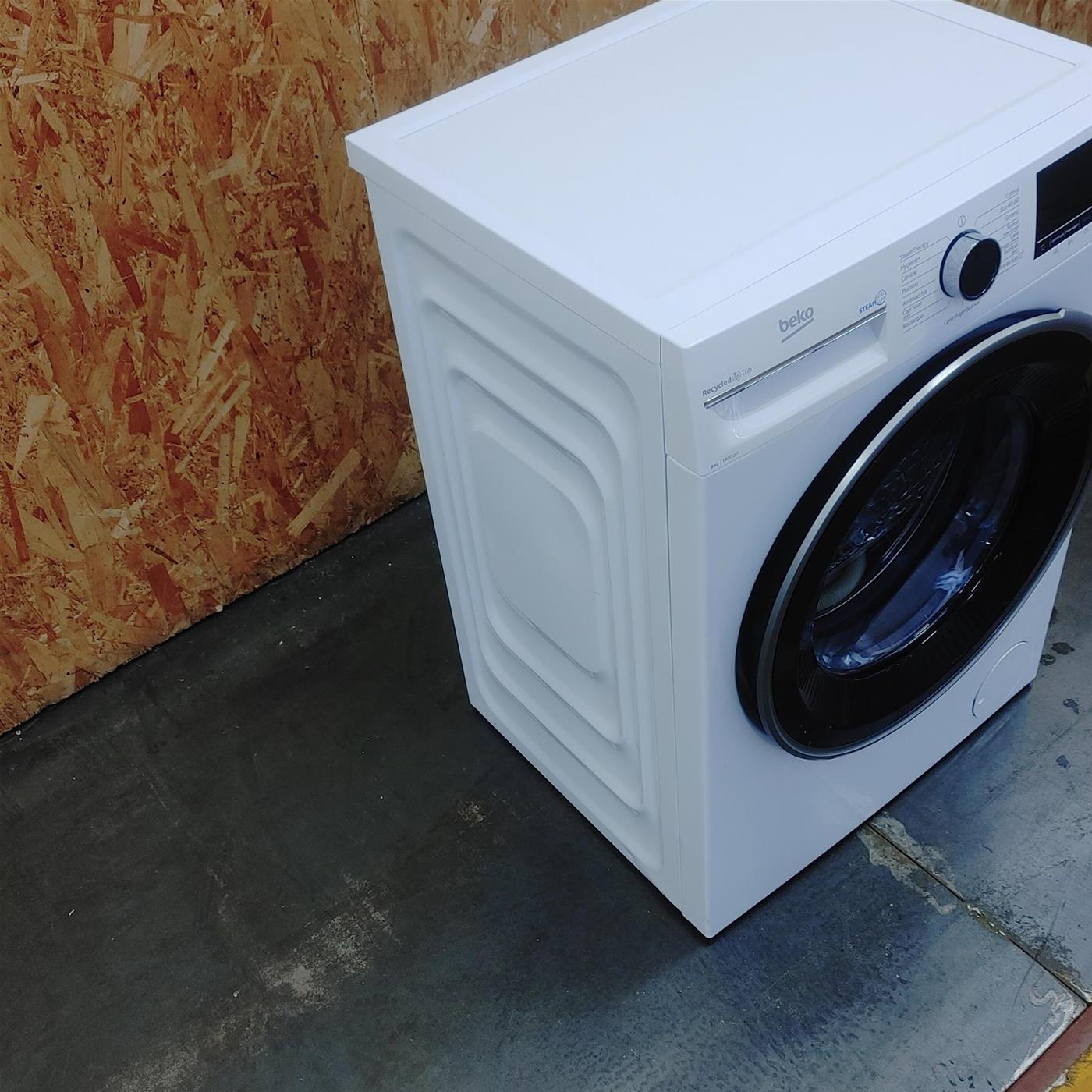 Lavatrice Beko Beyond BWU384B: Classe A 8 Kg