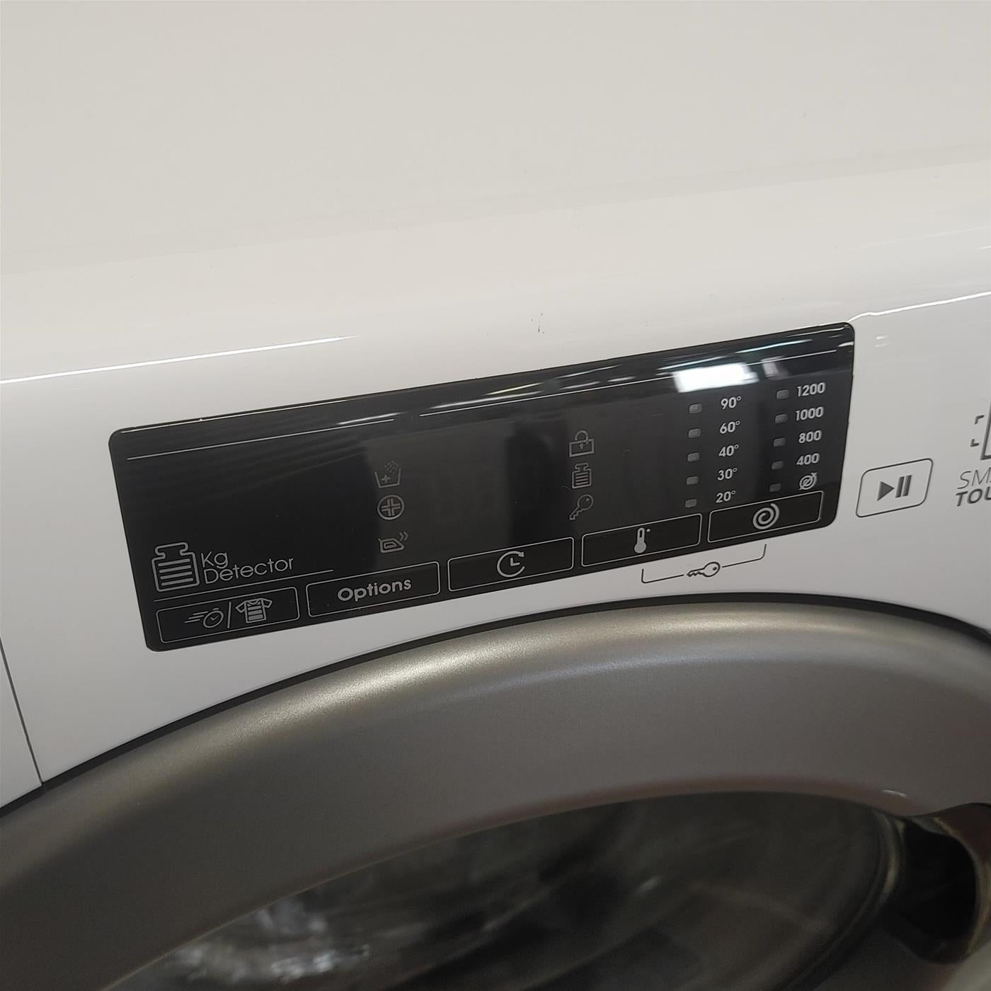 Candy Smart CSS4127TRE/1-11 lavatrice Caricamento frontale 7 kg 1200 Giri/min D Bianco