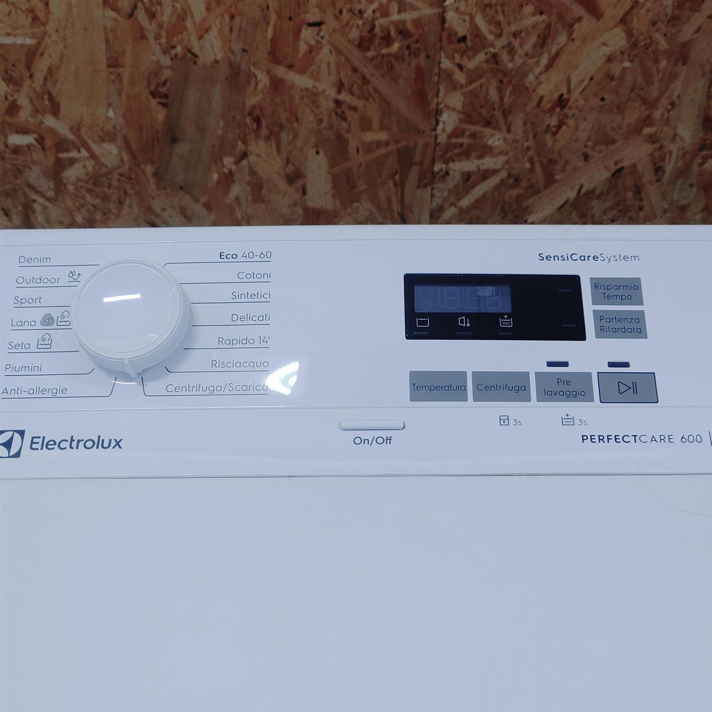 Electrolux EW6T562L lavatrice Caricamento dall'alto 6 kg 1151 Giri/min D Bianco