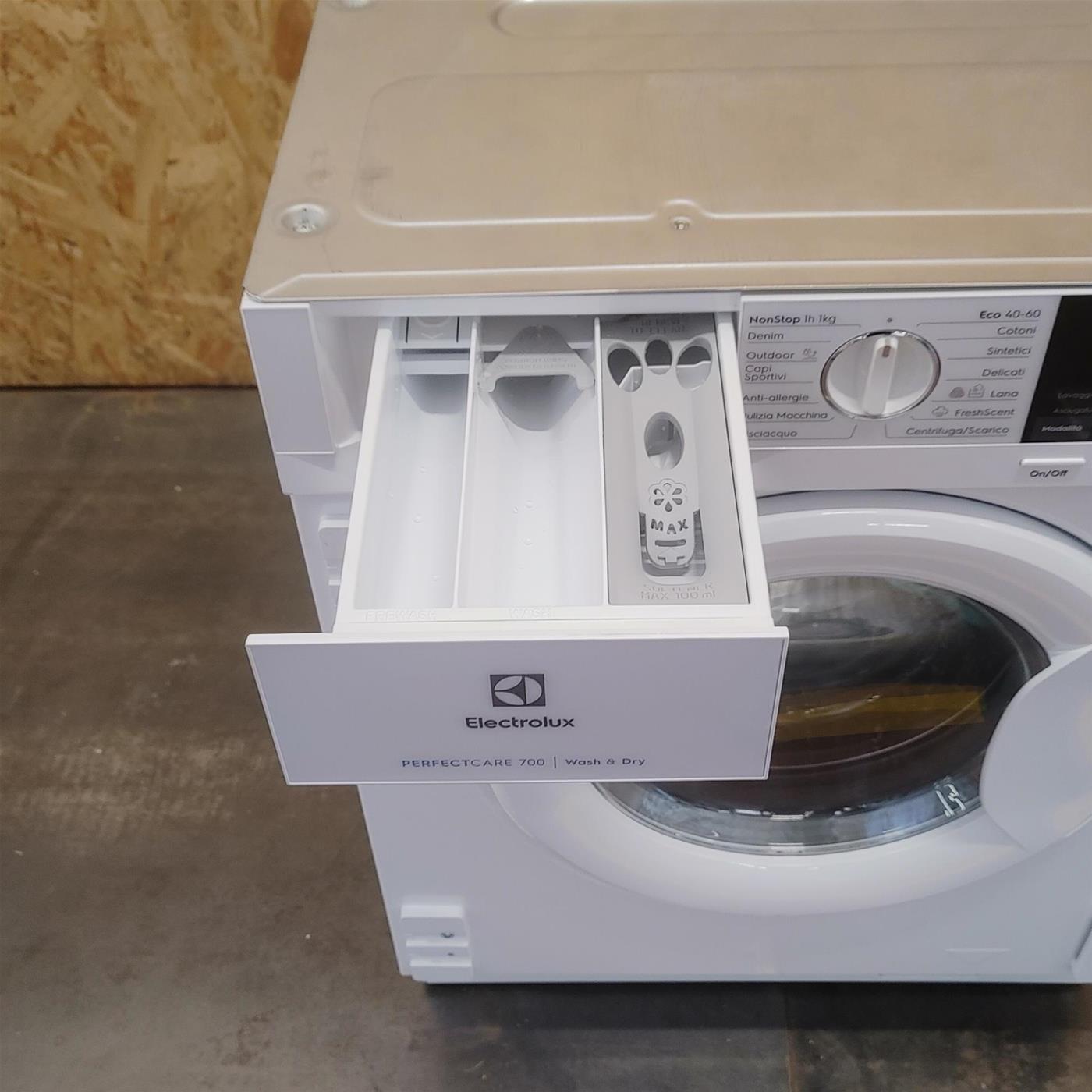 Lavasciuga Electrolux EW7W474BI da incasso 7/4 Kg