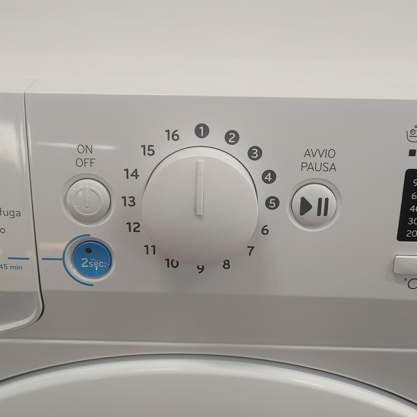 Lavatrice Indesit BWA81683XWEU Caricamento frontale 8 kg 1600 Giri Bianco