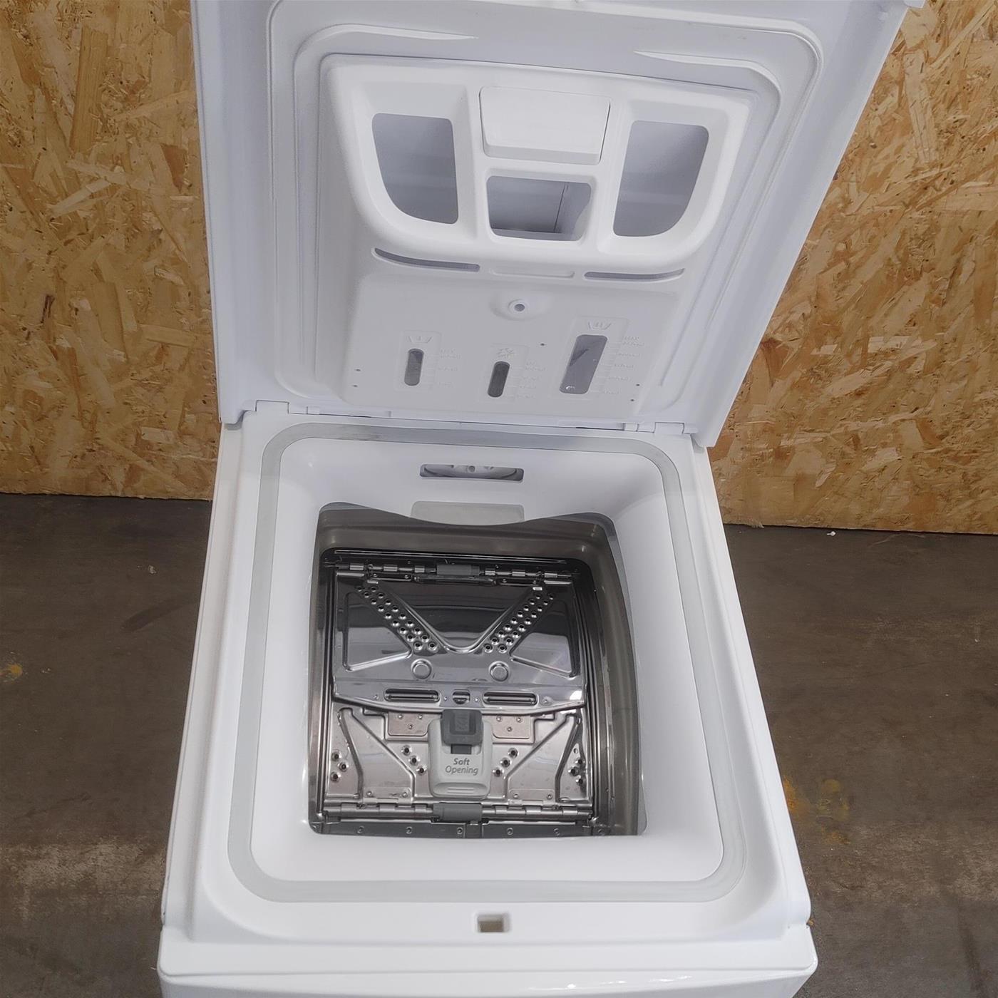 Indesit BTWL72200IT/N lavatrice Caricamento dall'alto 7 kg 1200 Giri/min Bianco