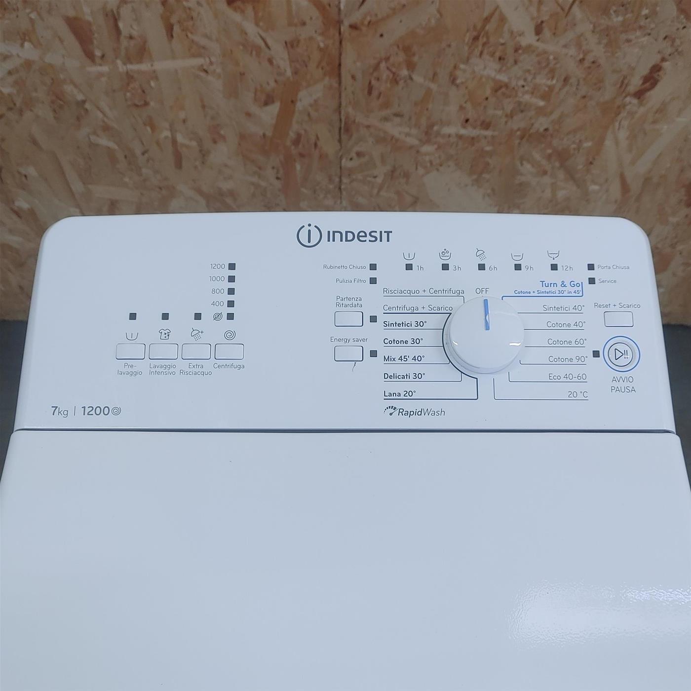 Indesit BTWL72200IT/N lavatrice Caricamento dall'alto 7 kg 1200 Giri/min Bianco