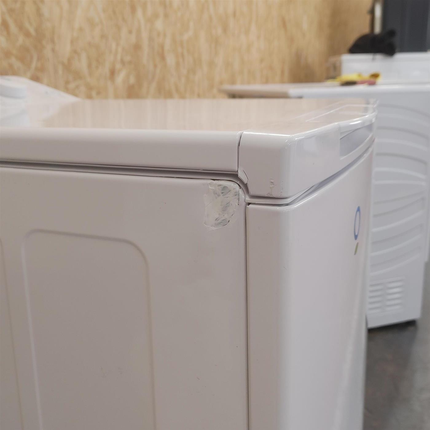 Indesit BTWL72200IT/N lavatrice Caricamento dall'alto 7 kg 1200 Giri/min Bianco