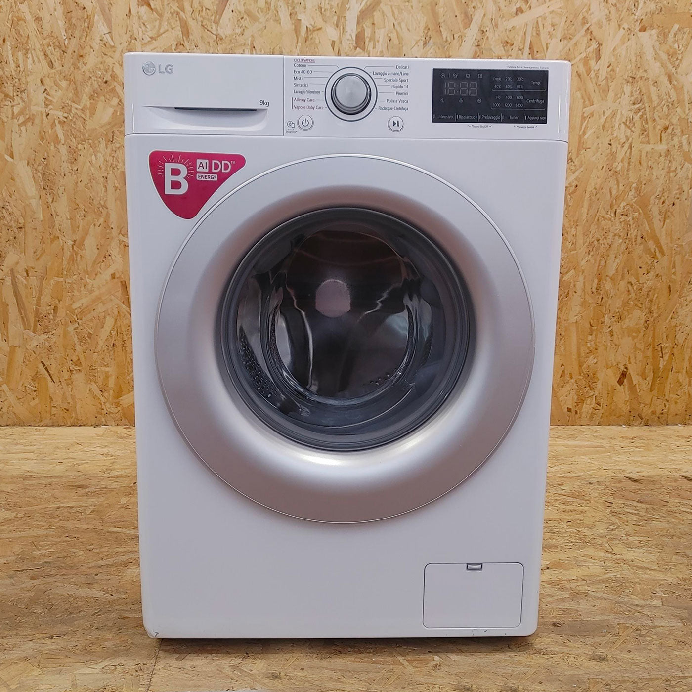 LG F4WV309S4E Lavatrice Intelligente AIDD 9kg Vapore 1400 Giri/min Carica frontale Classe B