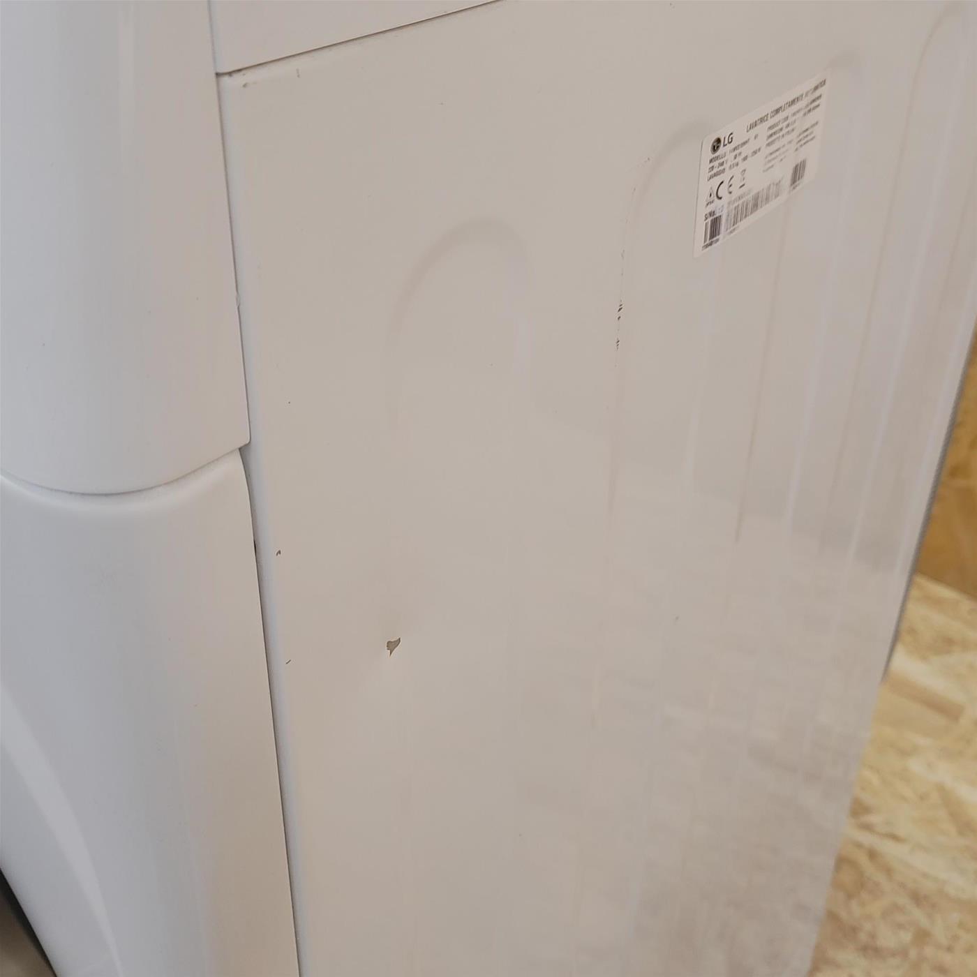 LG F4WV310WHT lavatrice Caricamento frontale 10,5 kg 1360 Giri/min B Bianco