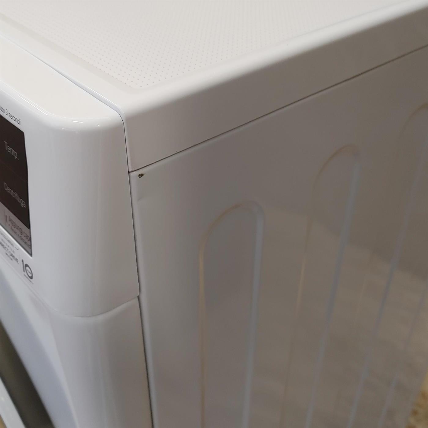LG F4WV510S1E Lavatrice Intelligente AIDD 10,5kg Vapore TurboWash 1400 Giri/min Carica frontale Classe B