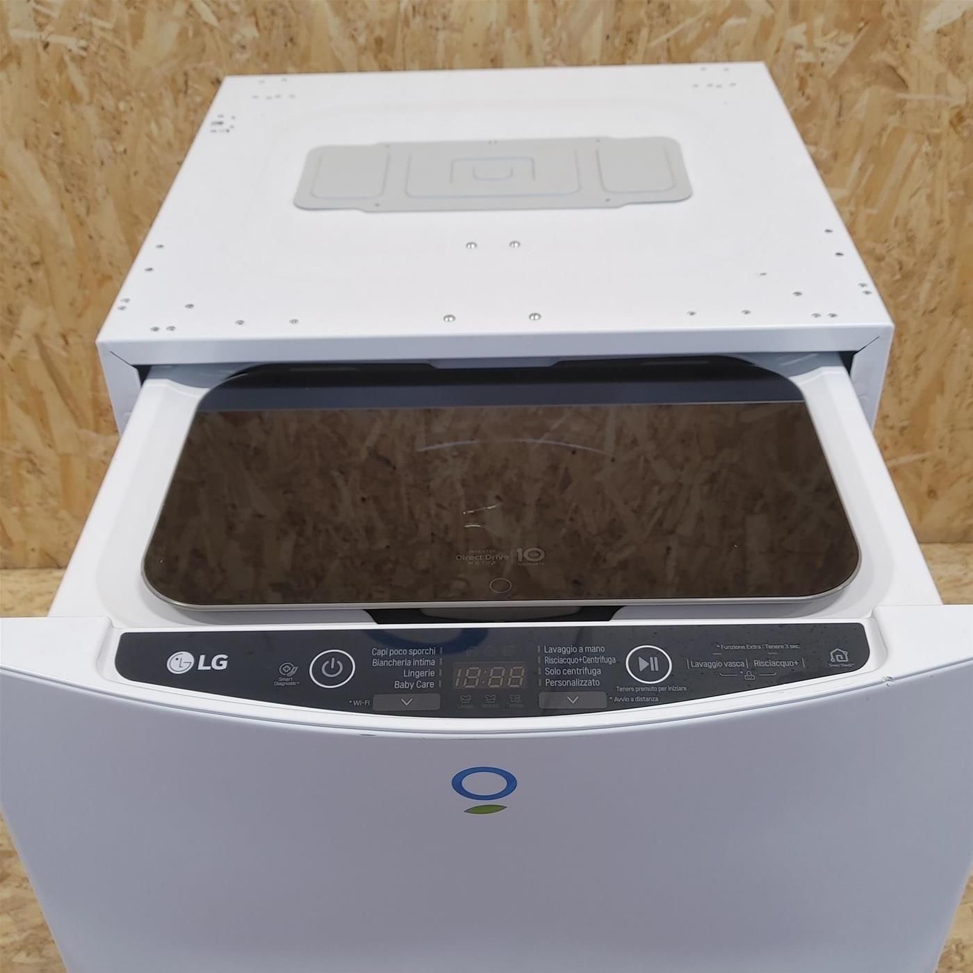 LG F8K5XN3 lavatrice 2 kg Carica dall'alto Bianco