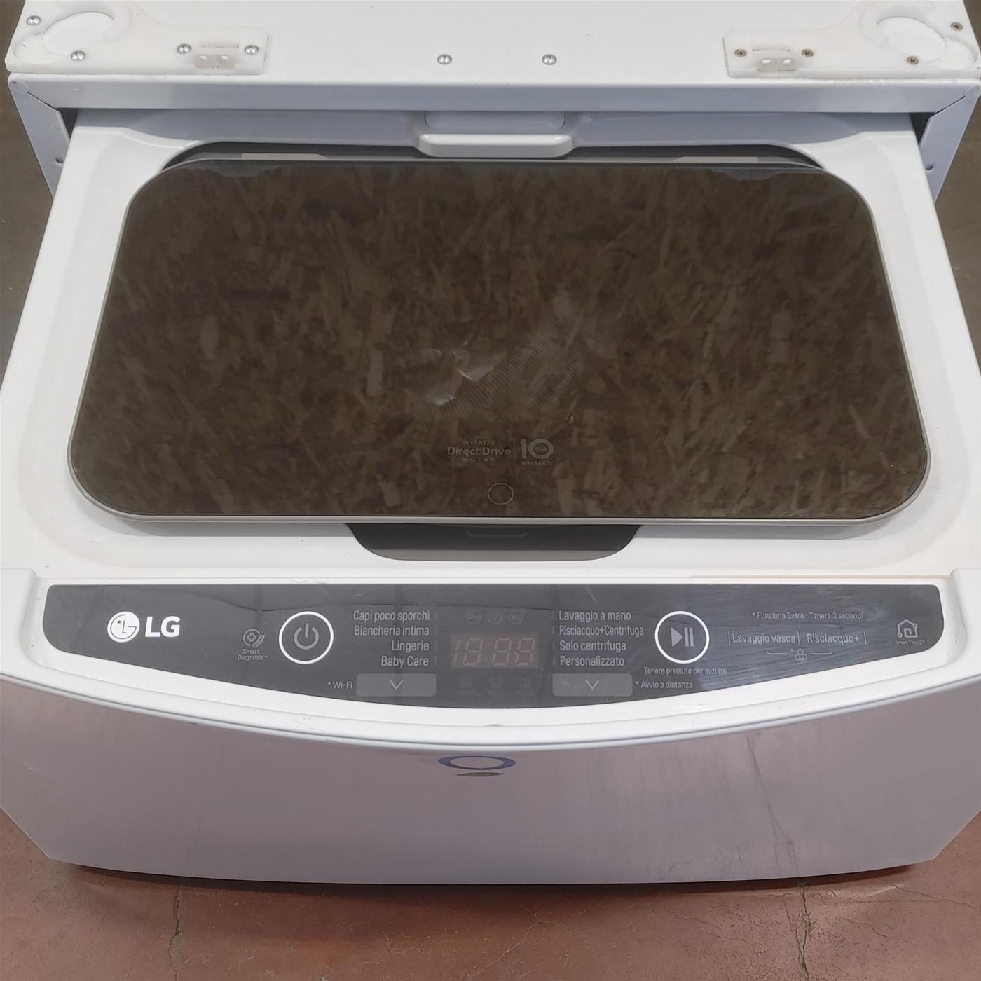 Lavatrice LG F8K5XNK3 Caricamento dall'alto 2 Kg