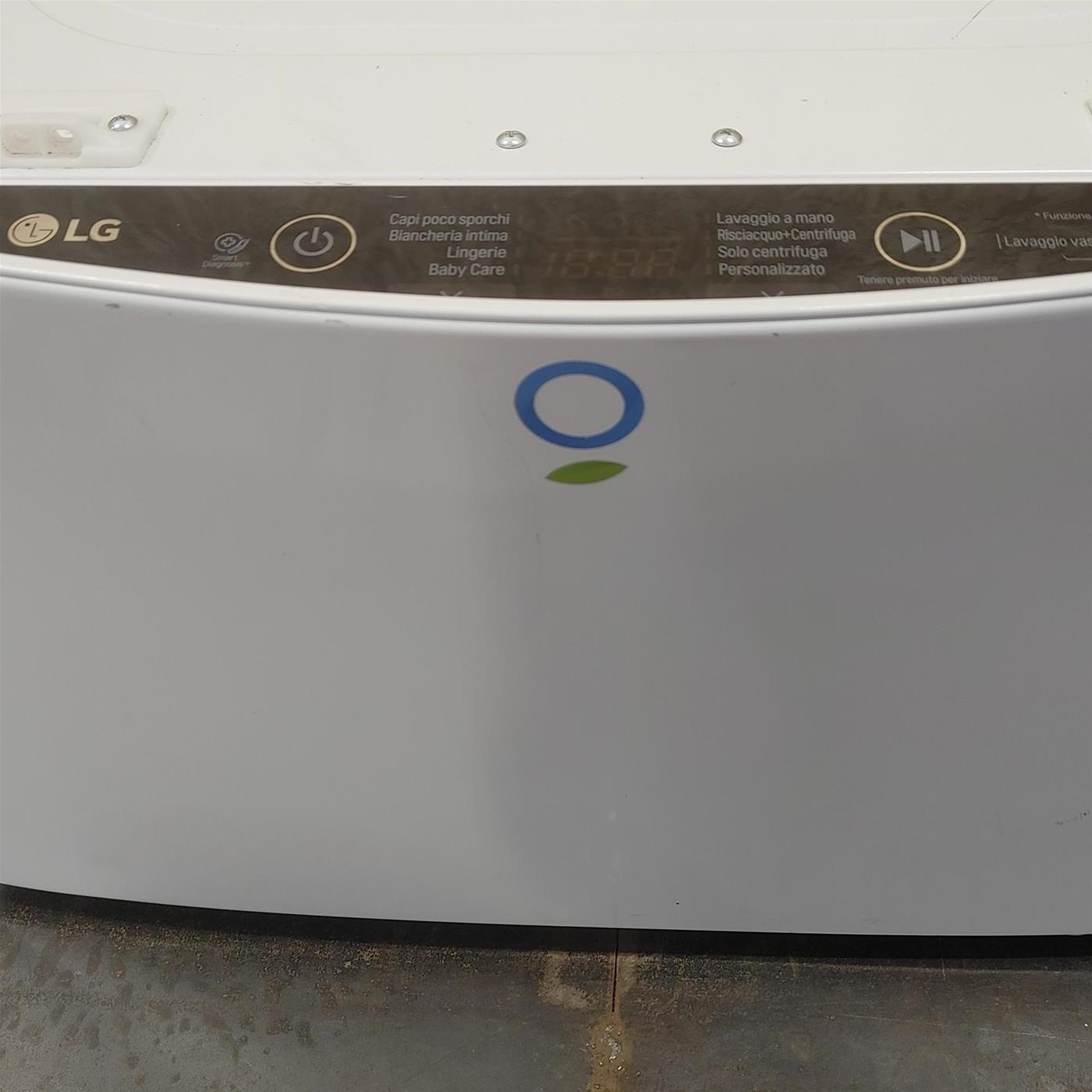 Lavatrice LG F8K5XNK3 Caricamento dall'alto 2 Kg