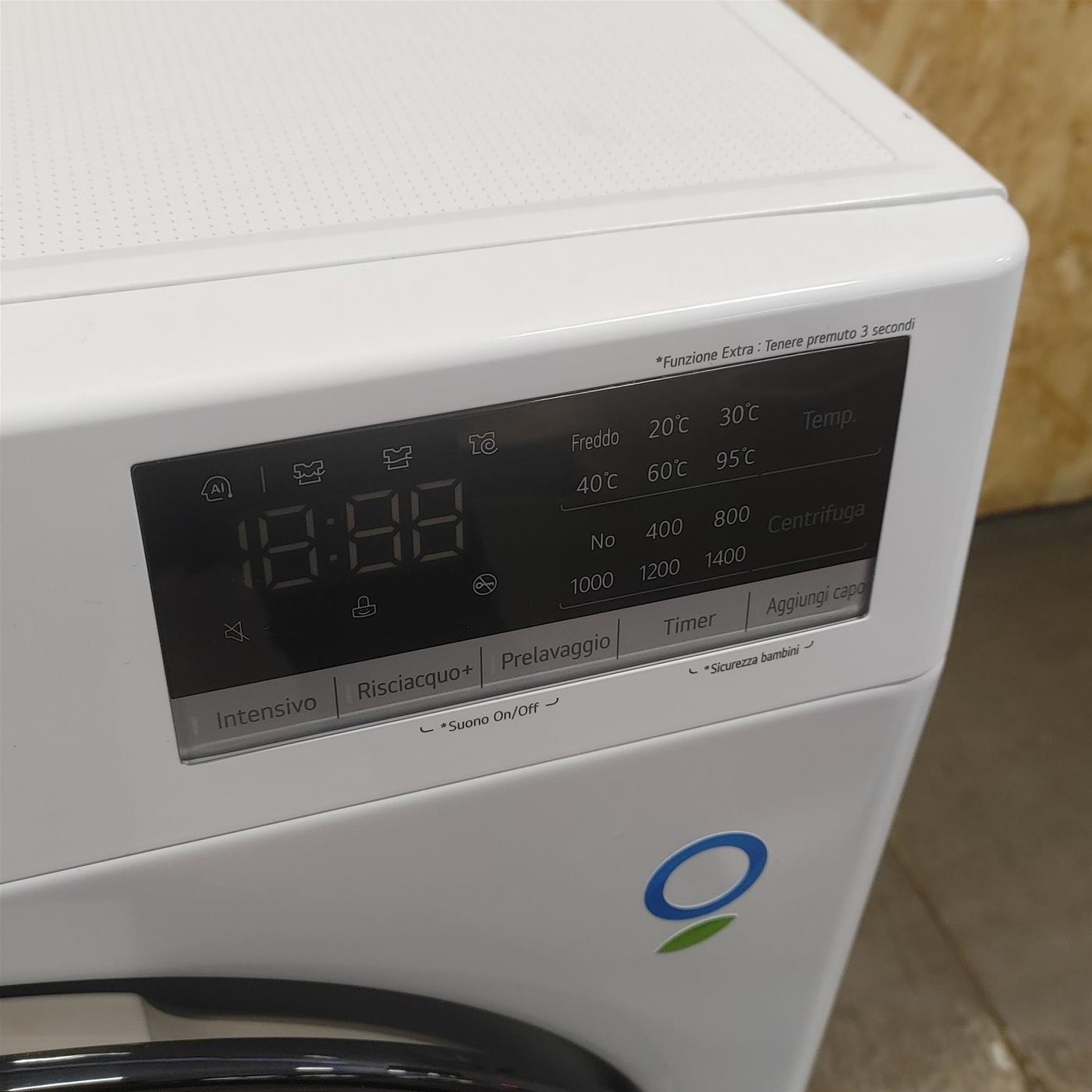 Lavatrice LG F4WV309S6E Carica frontale 9 kg 1400 Giri/min Bianco