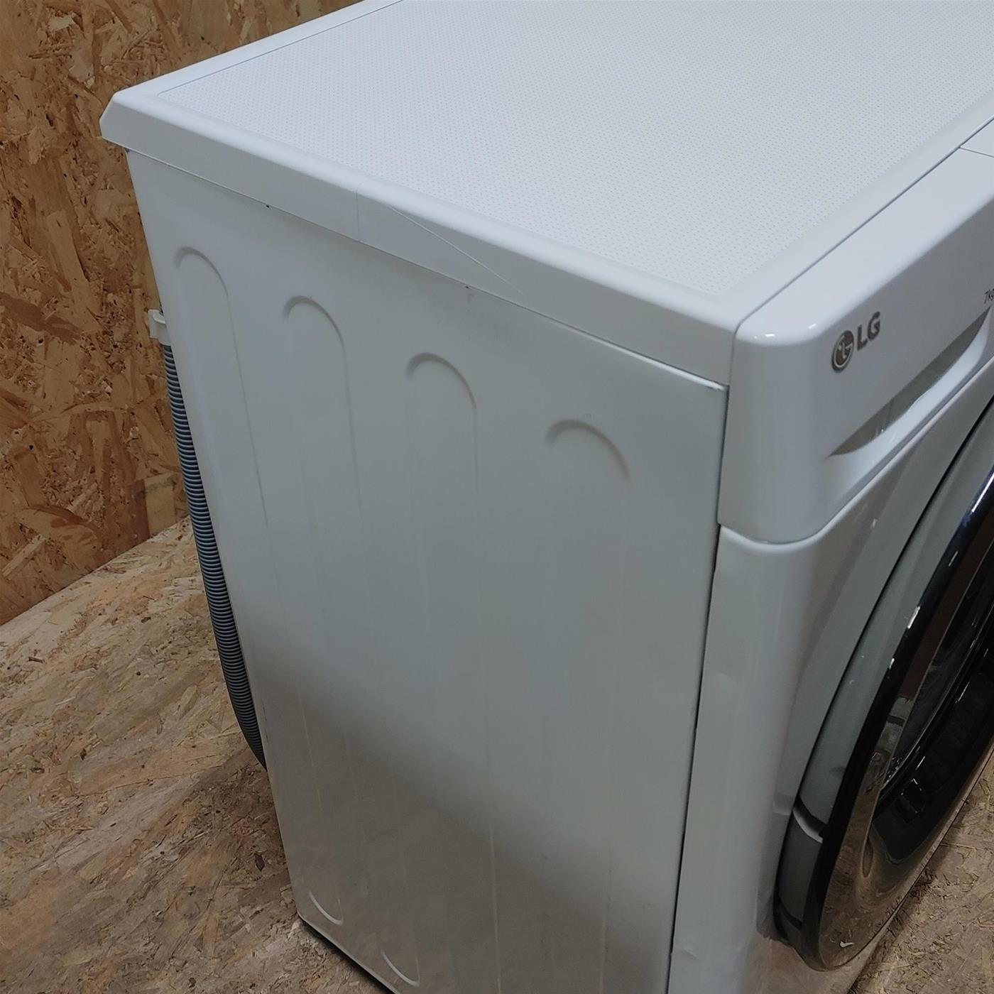 Lavatrice LG F2WV3S7S6E Carica frontale 7 kg 1200 Giri/min Bianco
