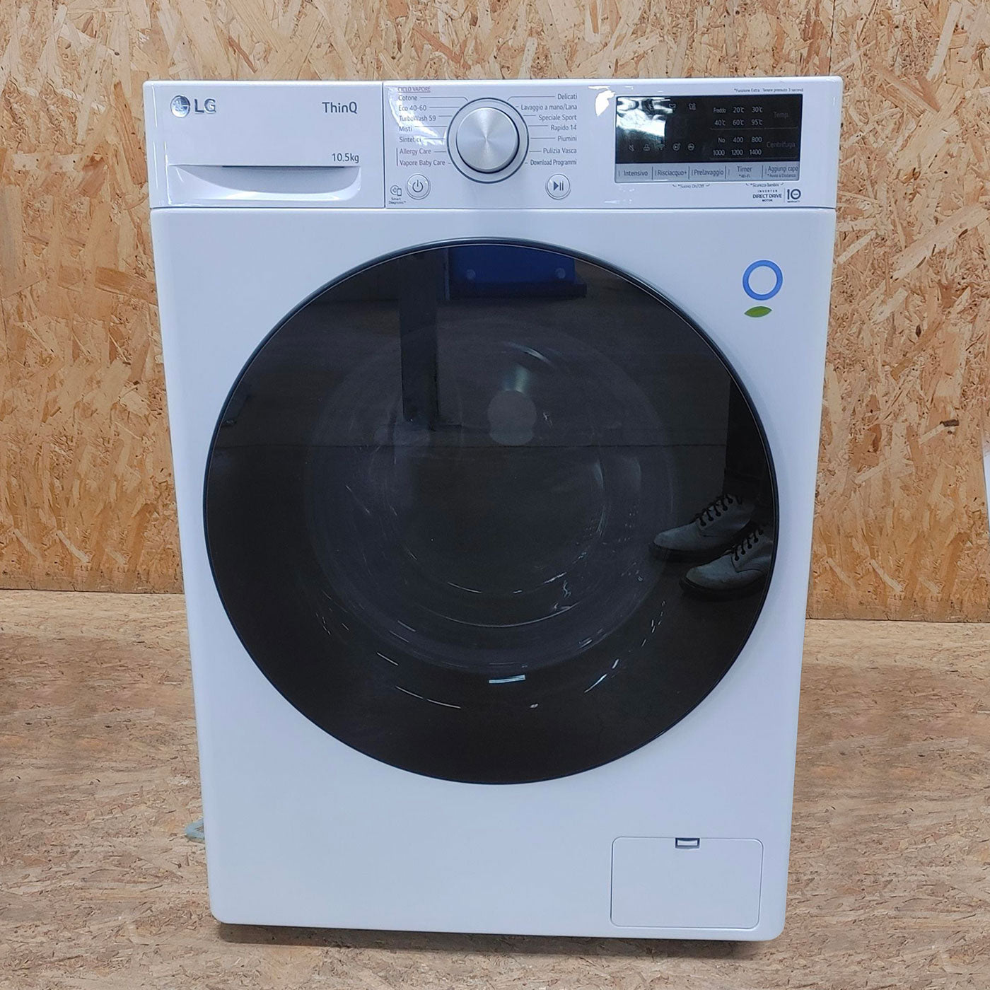 LG F4WV510SAE lavatrice Caricamento frontale 10,5 kg 1400 Giri/min A Bianco