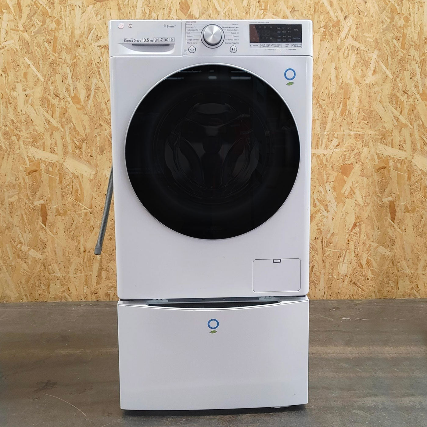 Lavatrice LG F4WV710P1  10,5 kg + Lavatrice carica dall'alto F8K5XN3 2 kg