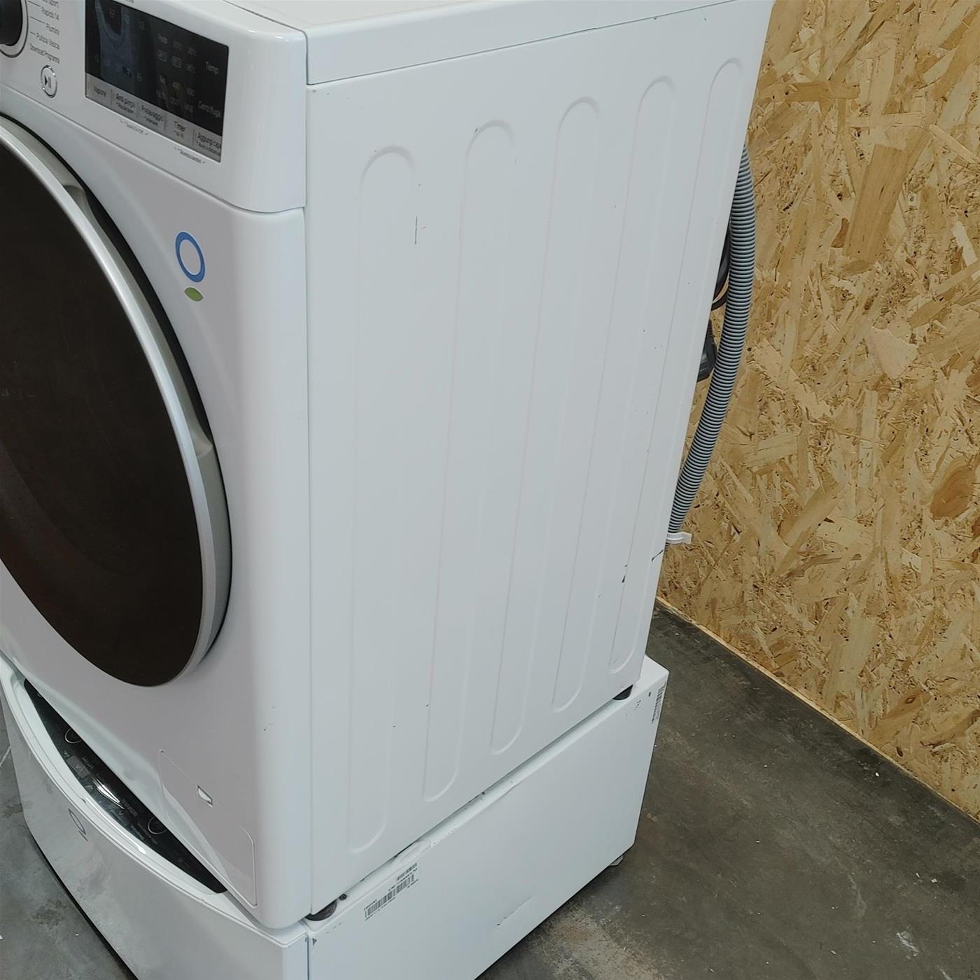 Lavatrice LG F4WV710P1  10,5 kg + Lavatrice carica dall'alto F8K5XN3 2 kg