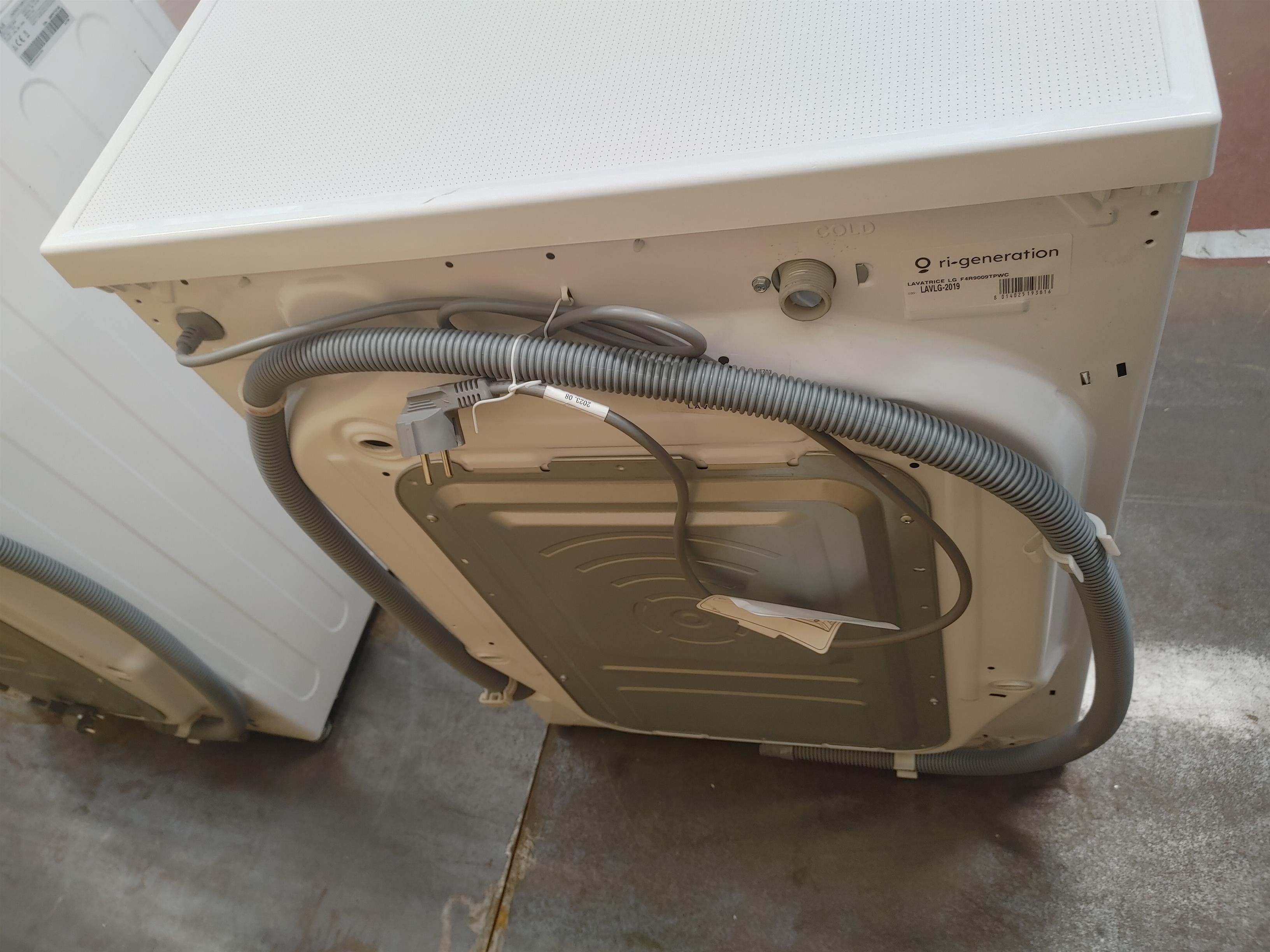 Lavatrice LG F4R9009TPWC Carica frontale 9 kg 1400 Giri/min Bianco