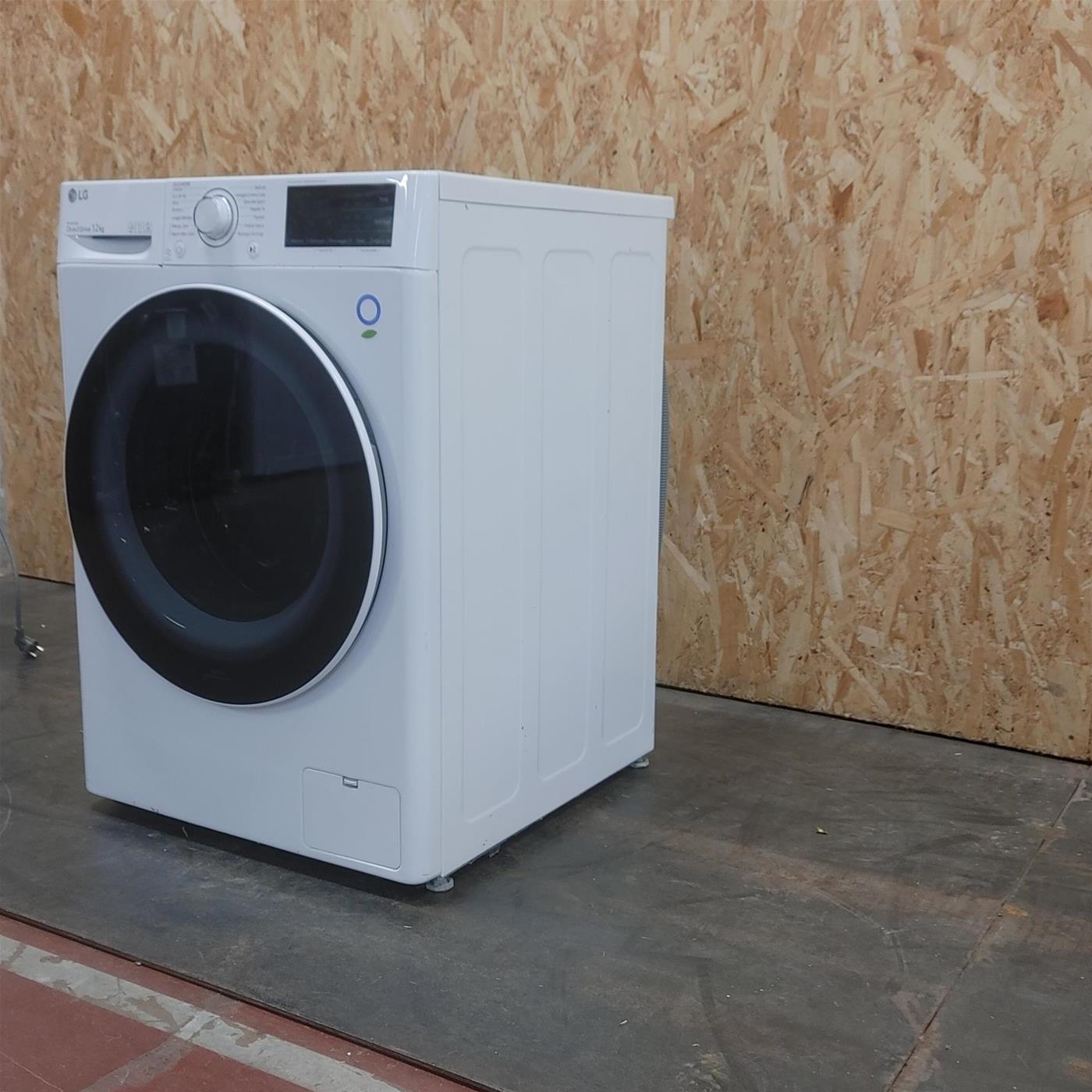 Lavatrice LG F4WV512S0E Carica frontale 12 kg 1400 Giri/min Bianco