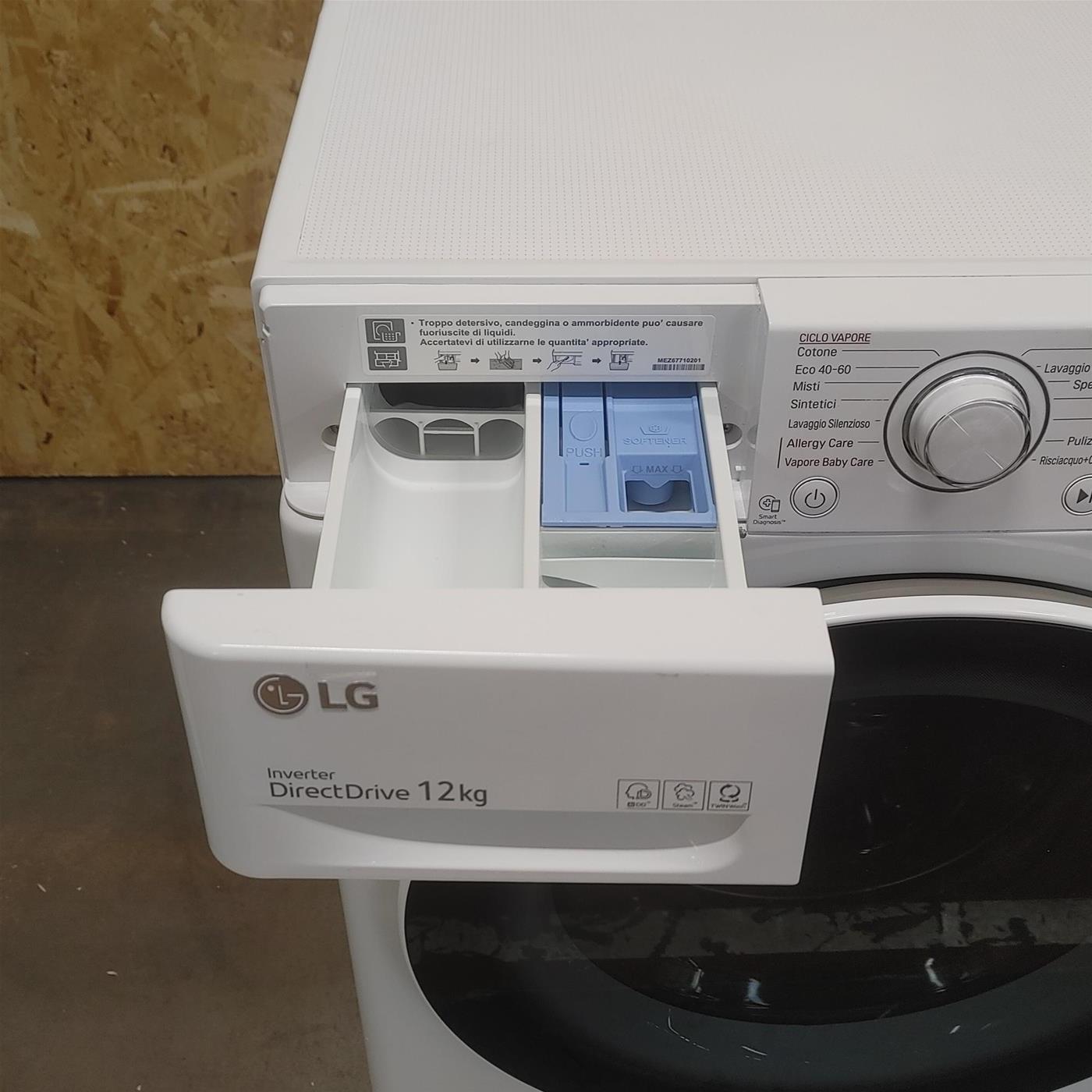 Lavatrice LG F4WV512S0E Carica frontale 12 kg 1400 Giri/min Bianco