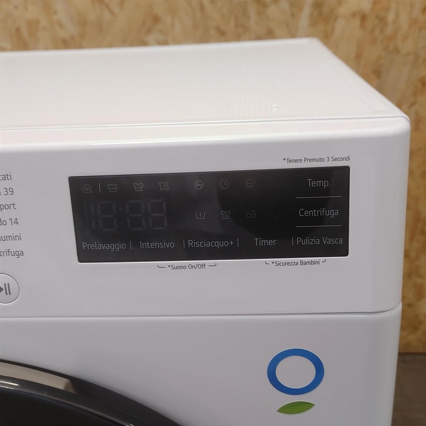 Lavatrice LG F4R5009TSWW Carica frontale 9 kg 1400 Giri/min Bianco