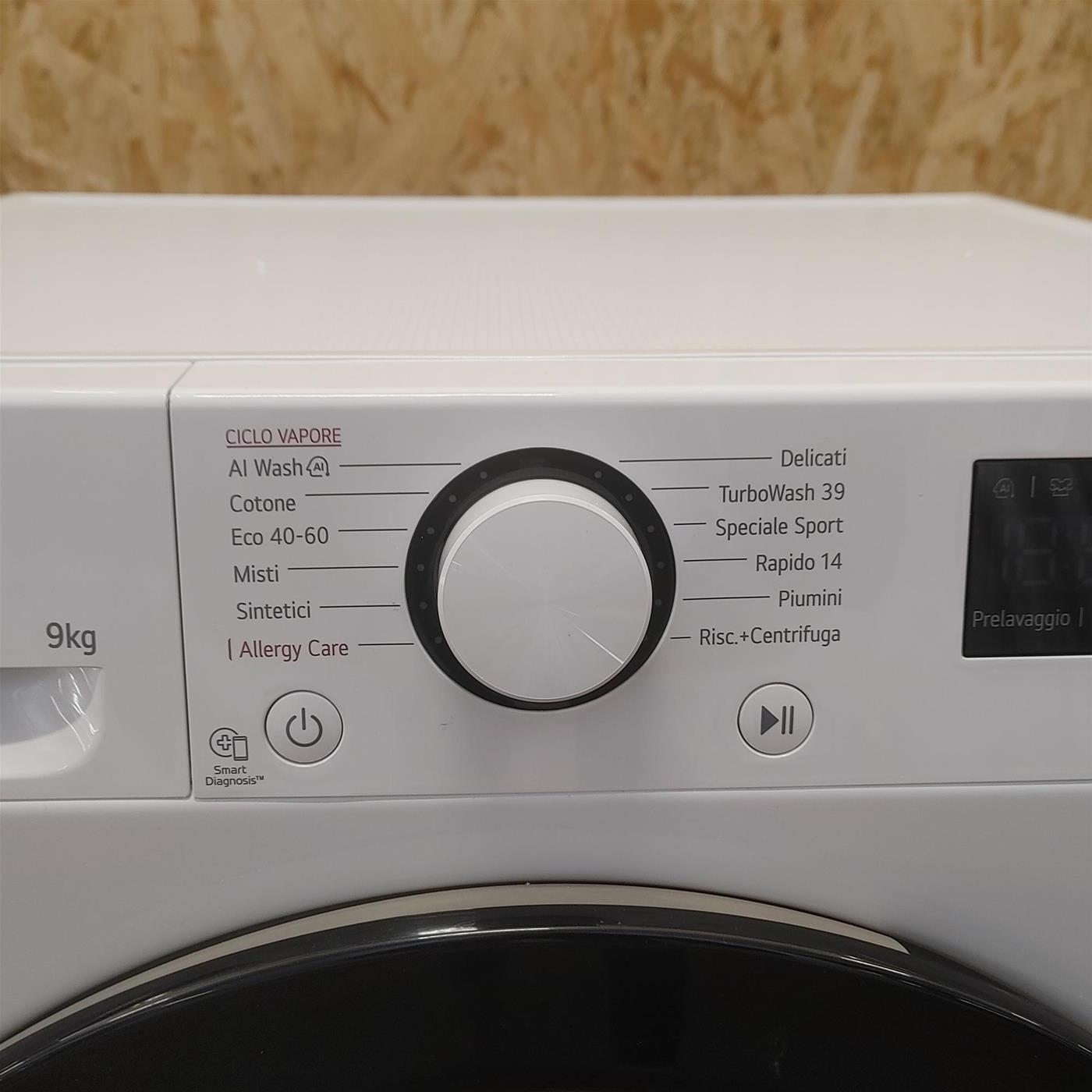 Lavatrice LG F4R5009TSWW Carica frontale 9 kg 1400 Giri/min Bianco