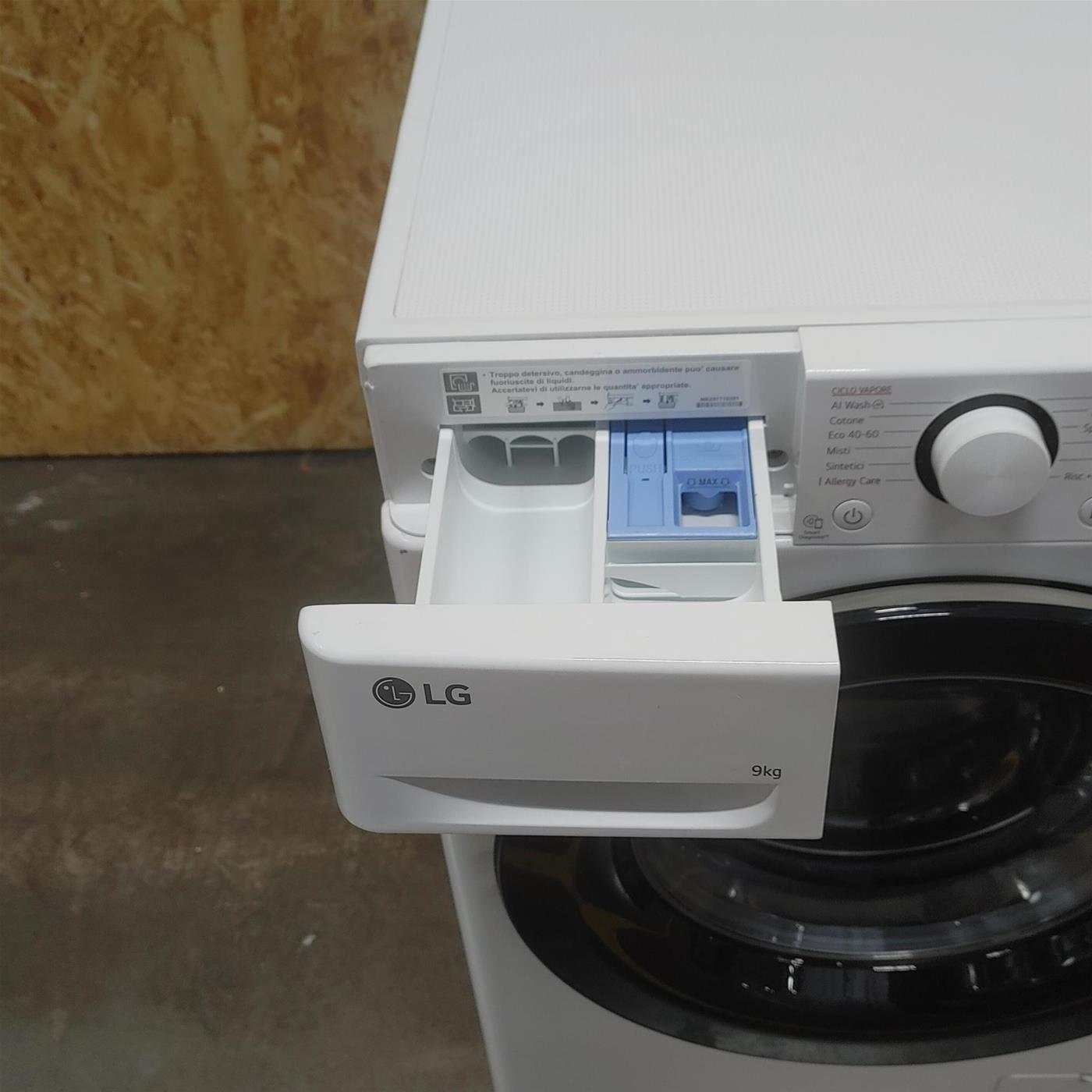 Lavatrice intelligente LG F2R3S09NSWB Classe A 9 Kg