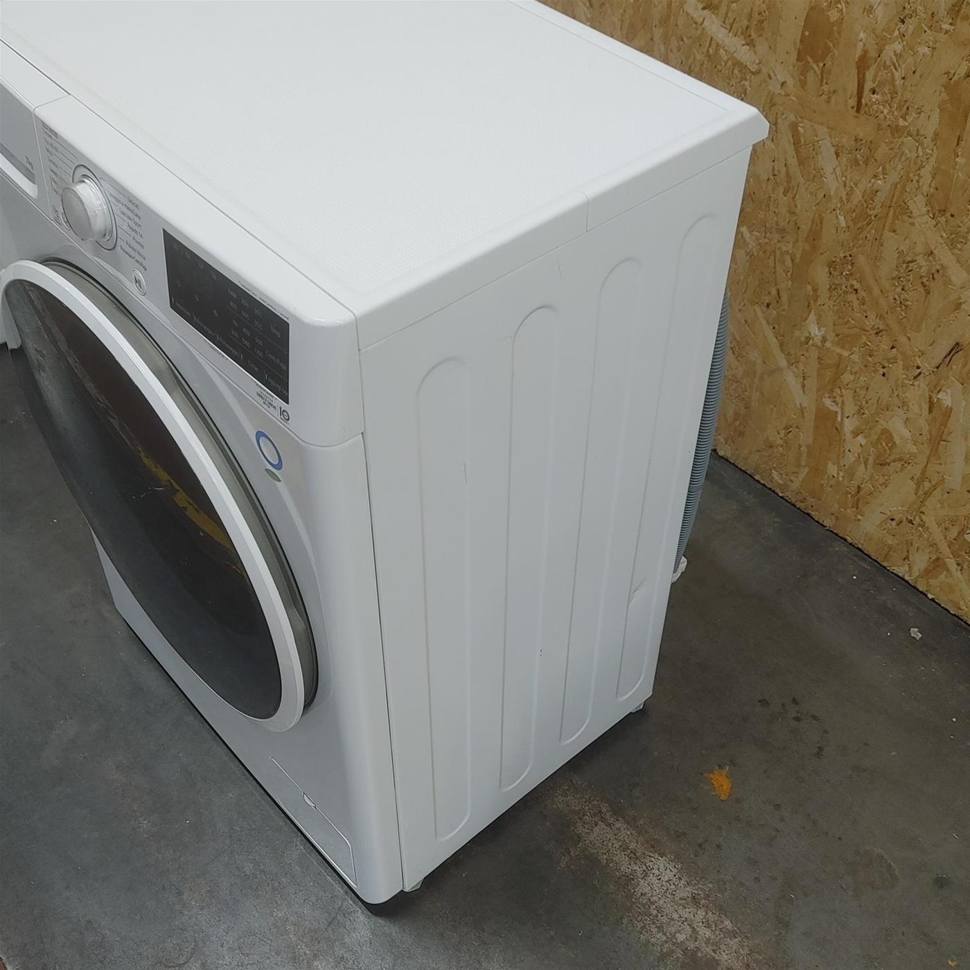 Lavatrice slim LG F2WV3S7SHE AI DD 7 Kg