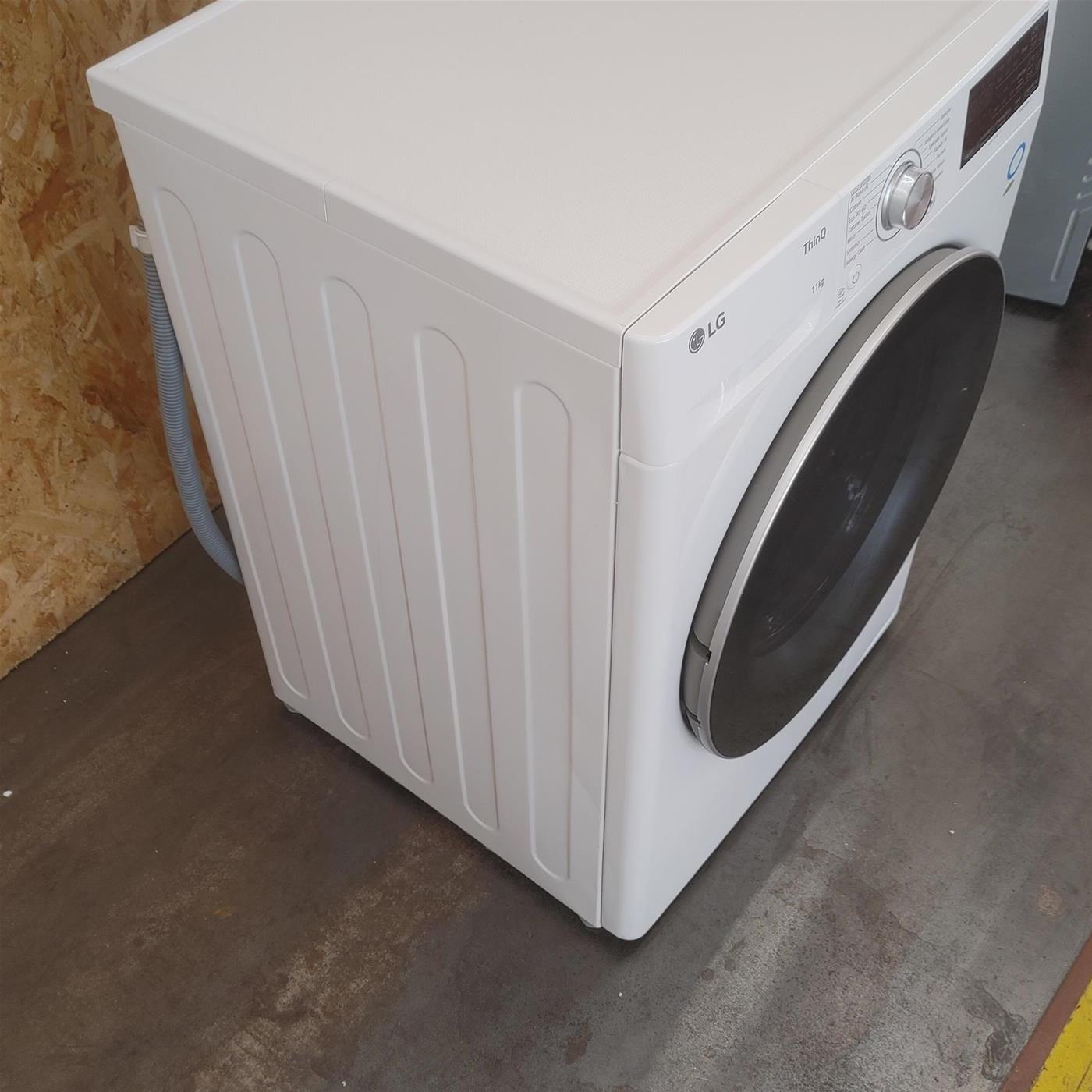 Lavatrice LG F4R3711NSWS AI DD Autodosaggio Wi-Fi 11 Kg