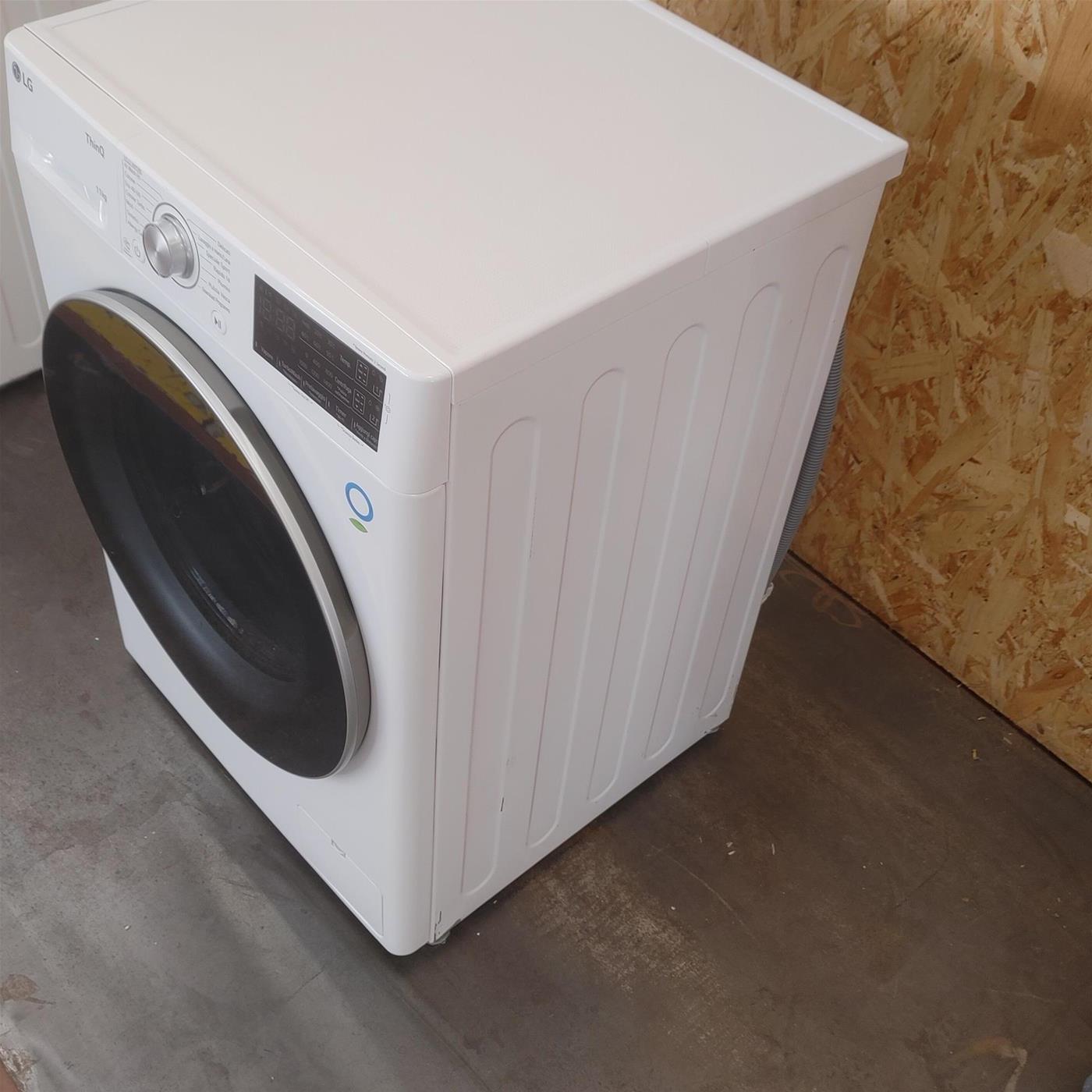 Lavatrice LG F4R3711NSWS AI DD Autodosaggio Wi-Fi 11 Kg