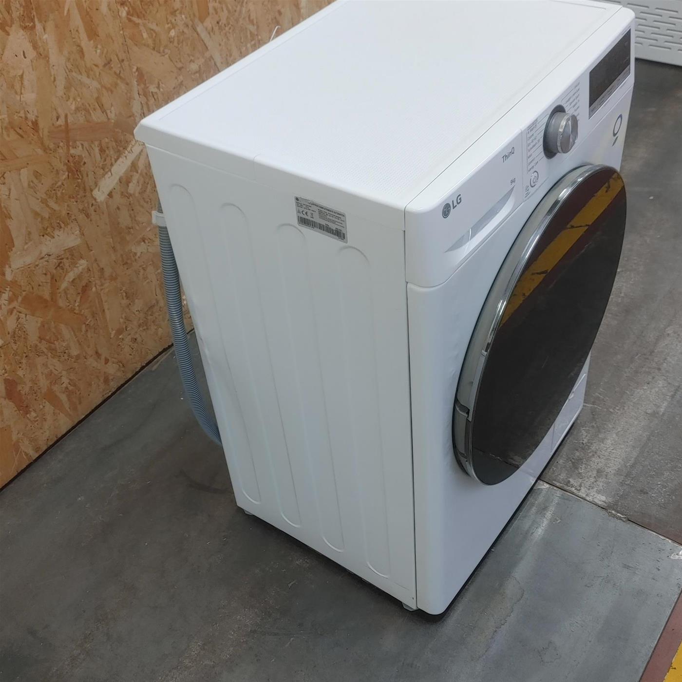 Lavatrice intelligente LG F2R7S09TSWC 9 Kg , TurboWash, Vapore, Wi-Fi