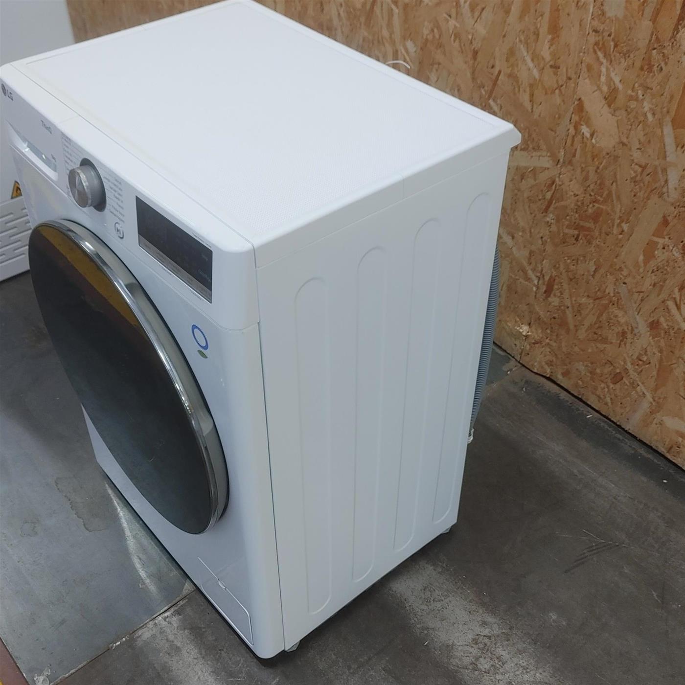 Lavatrice intelligente LG F2R7S09TSWC 9 Kg , TurboWash, Vapore, Wi-Fi